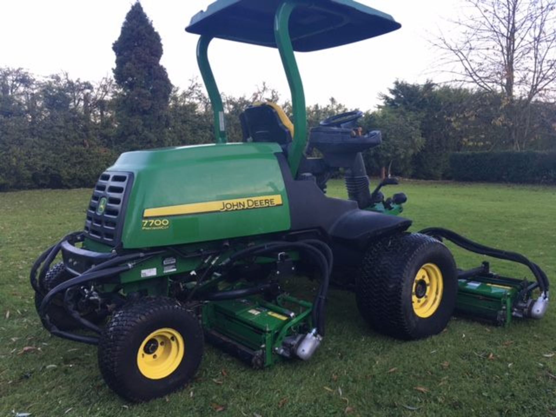 JOHN DEERE 7700 FAIRWAY RIDE ON MOWER