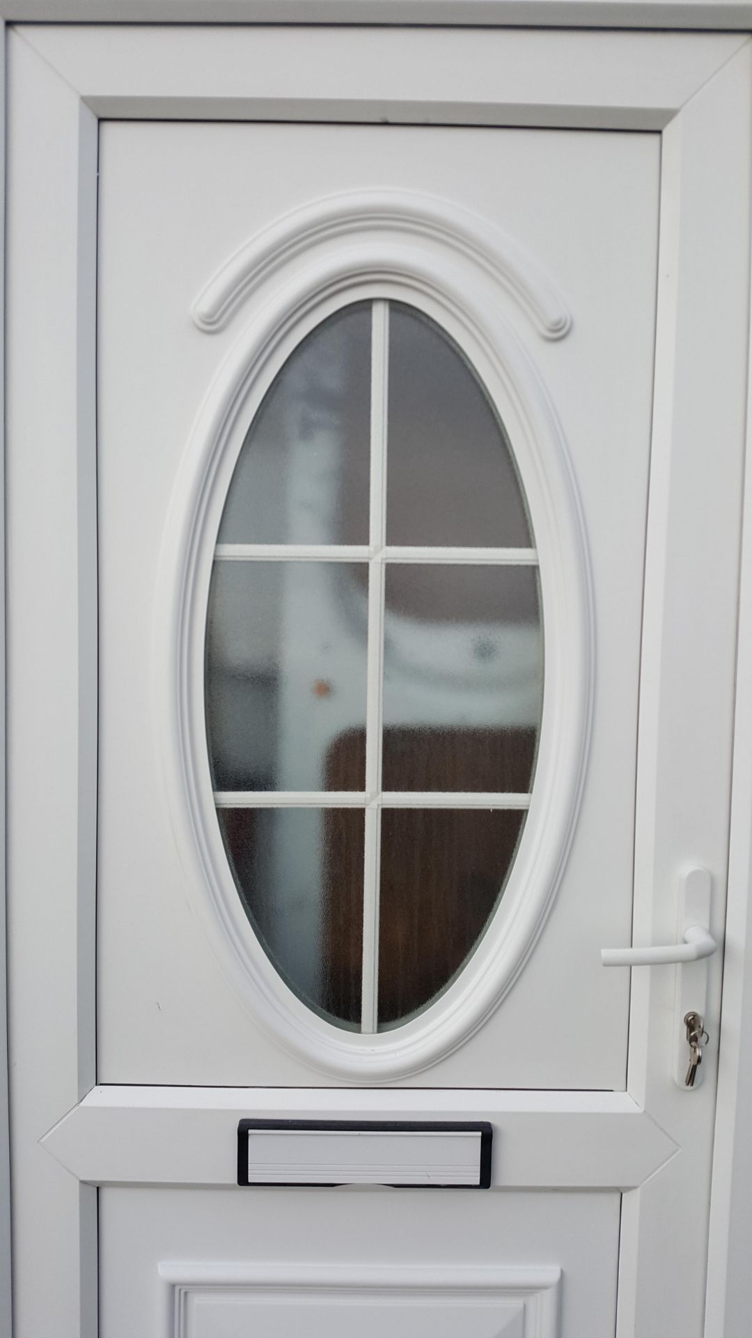 White Used UPVC Door 900 x 2070 complete with lock & keys - Image 2 of 2