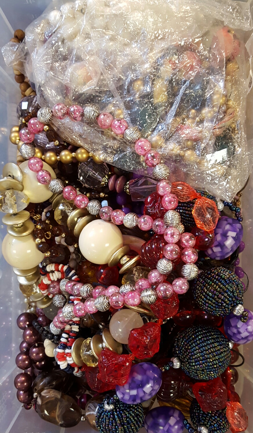 Box of Costume Jewellery Necklaces (approx 40)