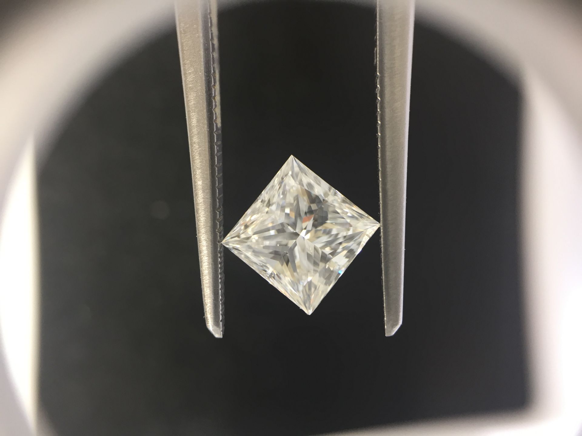 0.96ct princess cut diamond. F colour, SI1 clarity. No certification. Can be used for ring or