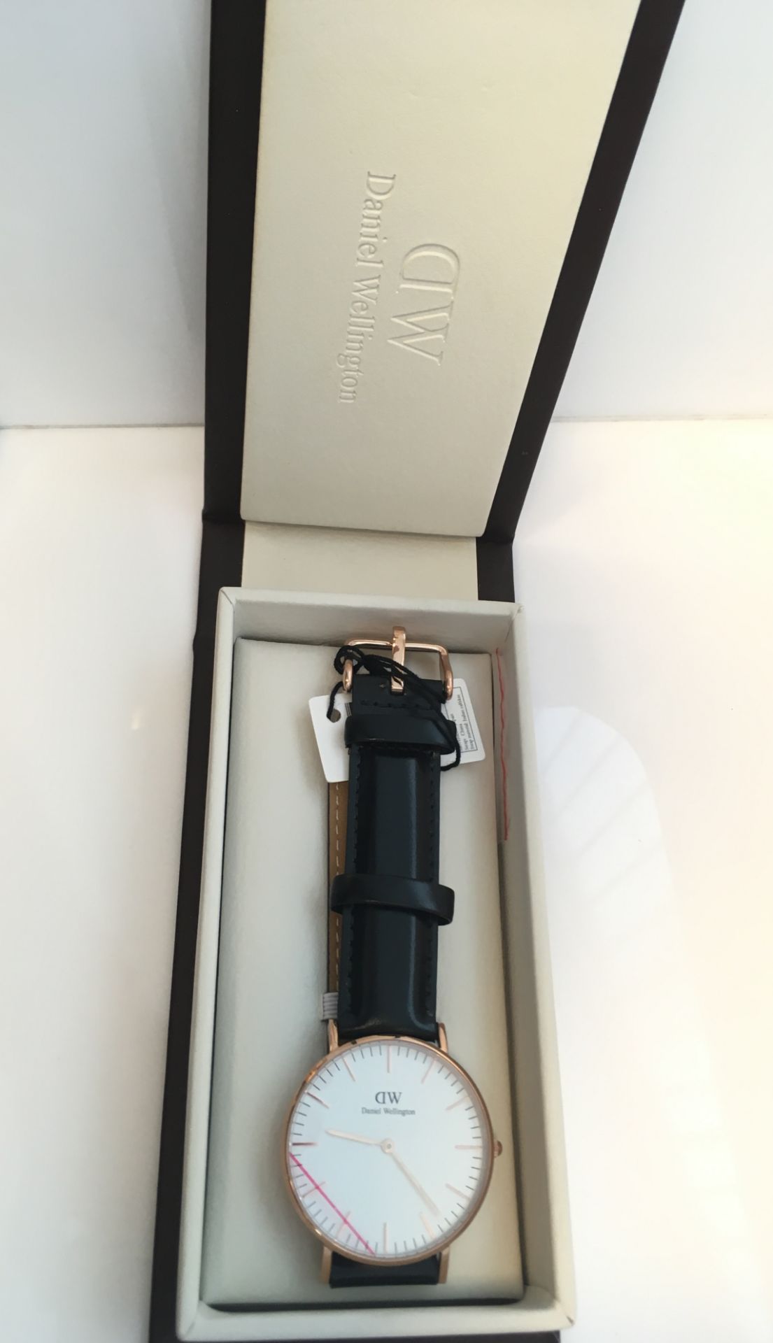 Daniel Wellington Model B36R10 Watch. Brand New in Box with Full Manual/Instructions - Image 2 of 3