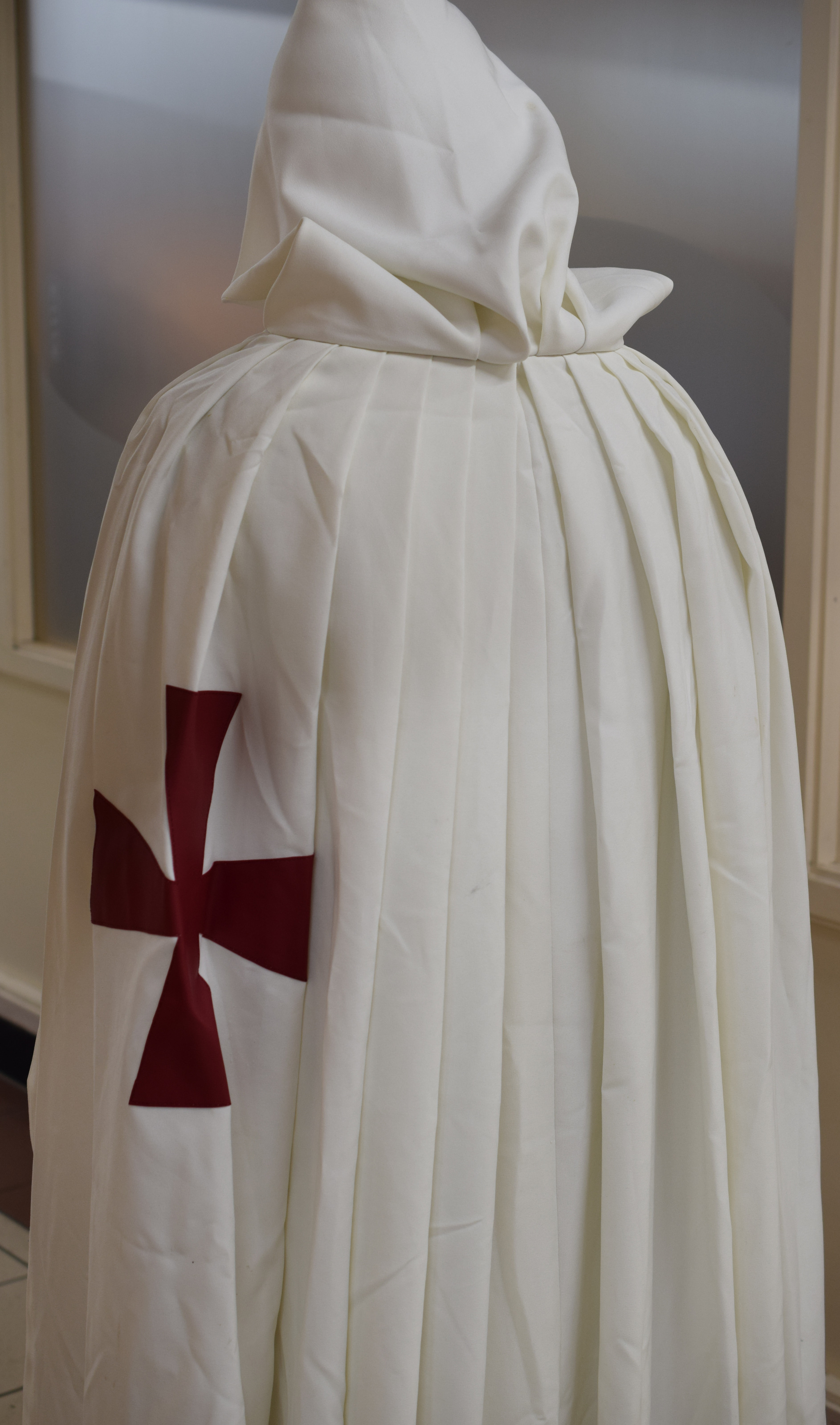 Knights Templar Robes - Image 2 of 3