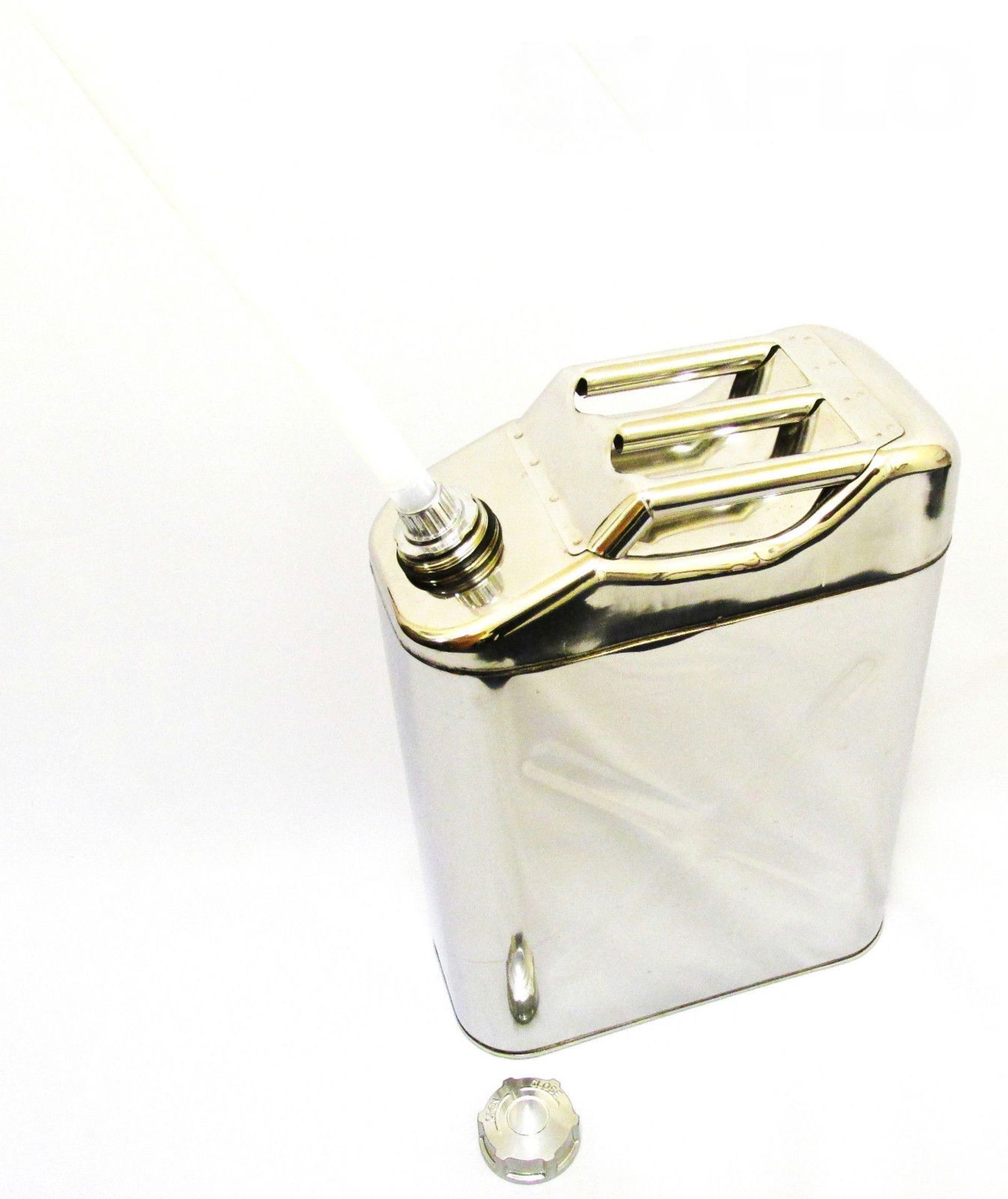 20 Litre STAINLESS STEEL JERRY CAN - QTY: 1 Size: 340mm x 165mm x 455mm with plastic integral spout - Image 2 of 2