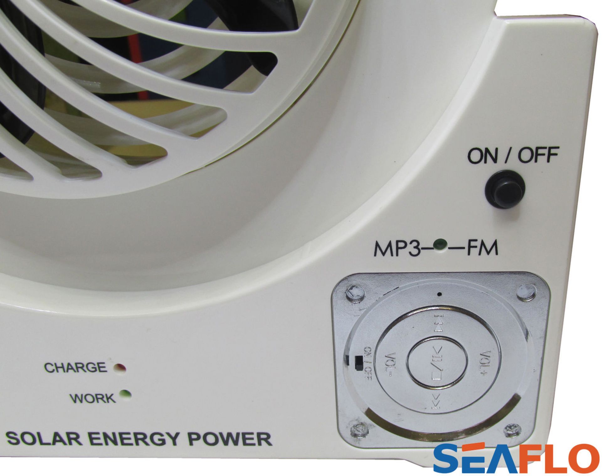 SOLAR VENT CAMPING LIGHT/ FAN / RADIO / USB - QTY:1 Compact multi unit camping essential that - Bild 5 aus 5