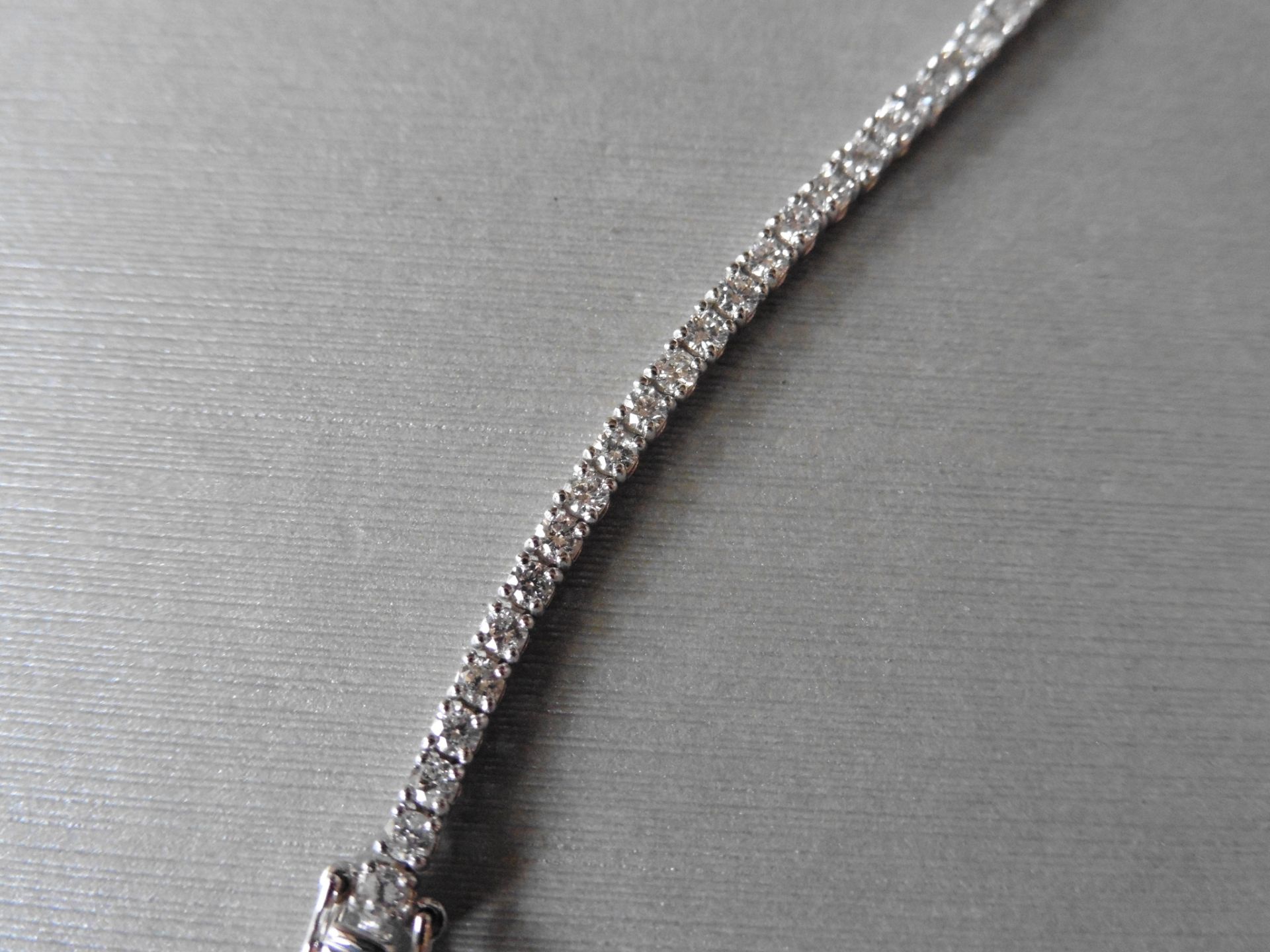 4.50ct Diamond tennis bracelet set with brilliant cut diamonds of I colour, si2 clarity. All set