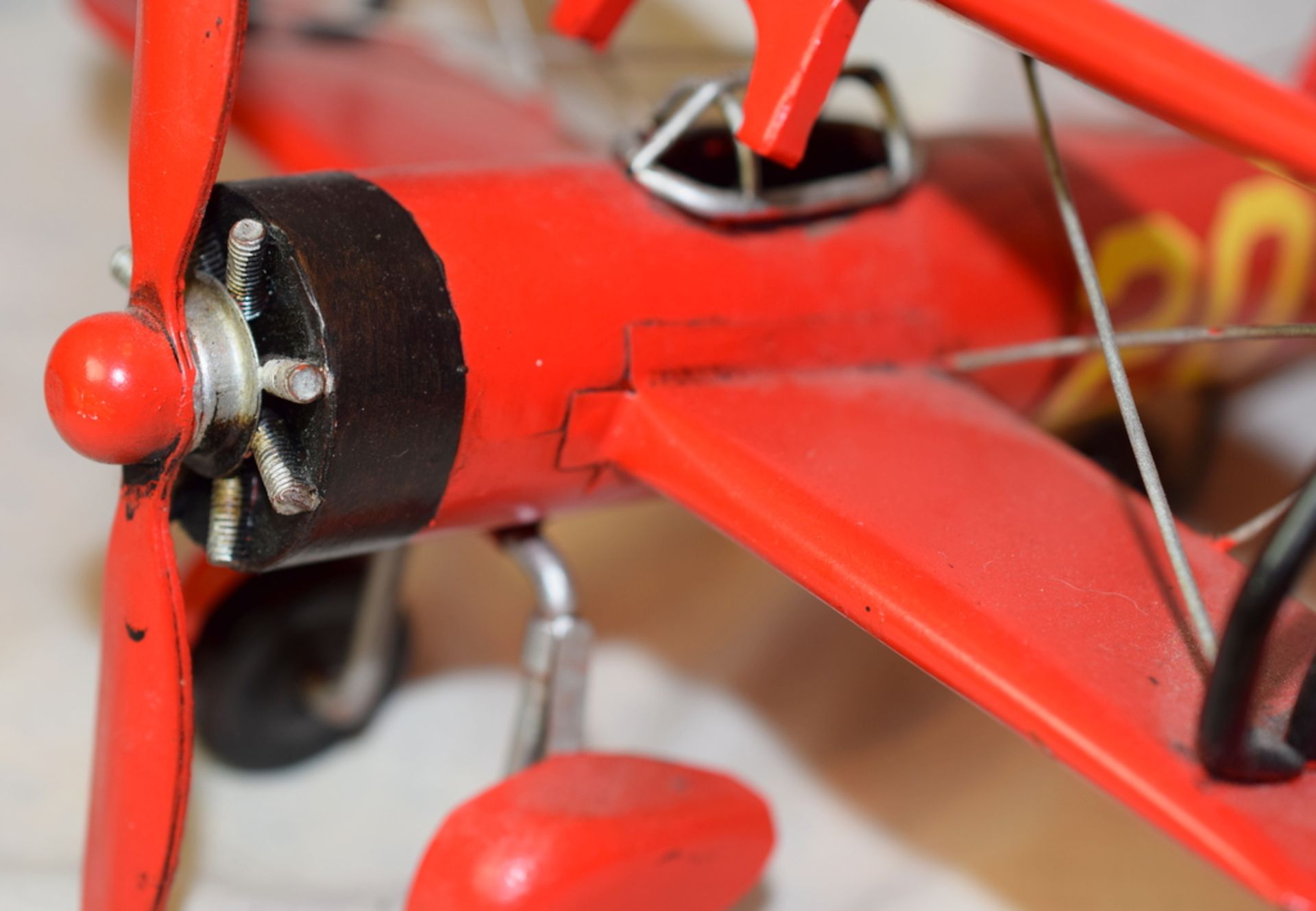 Red Tinplate Biplane - Bild 3 aus 4