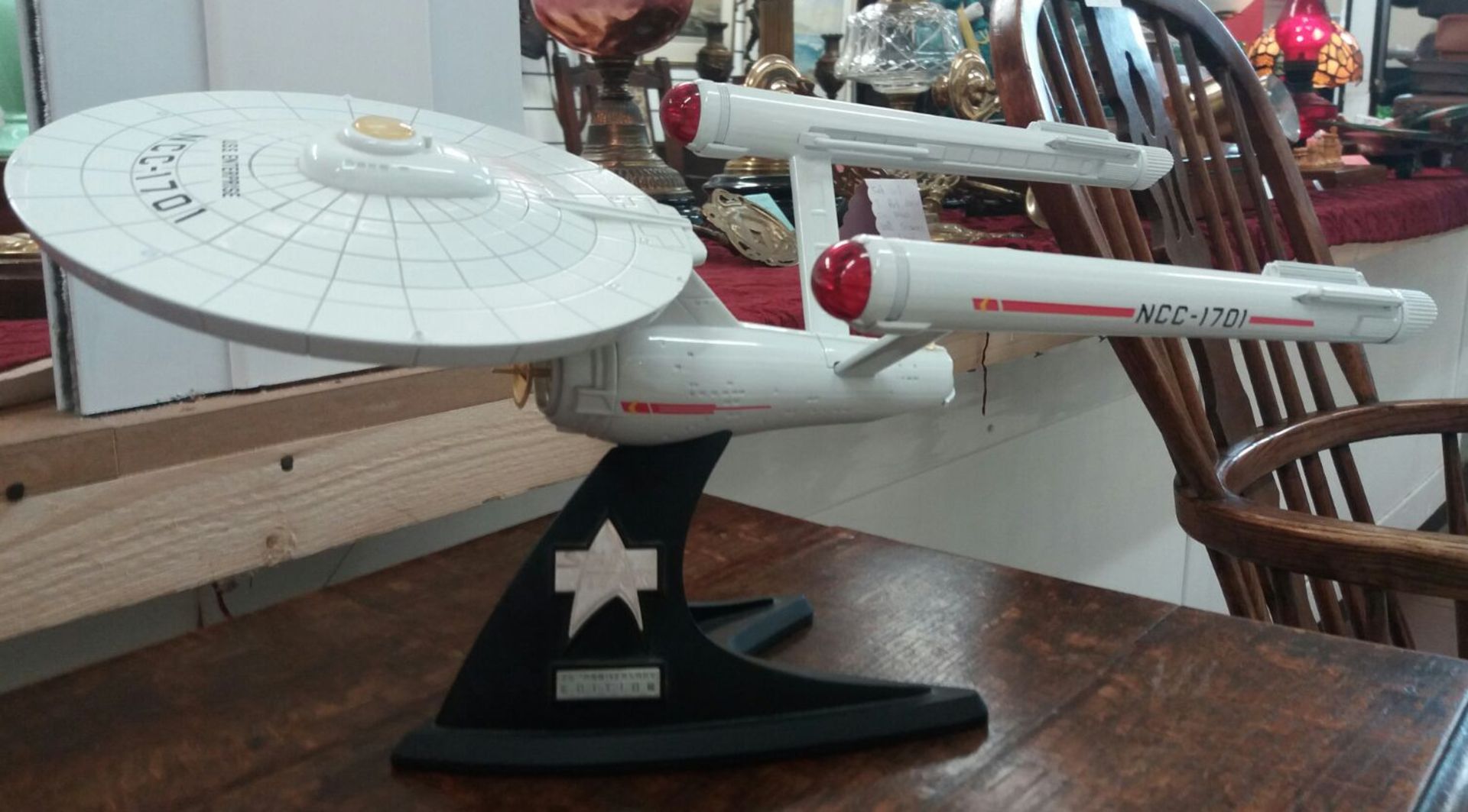 Star Trek Enterprise Anniversary Edition Model - Bild 2 aus 4