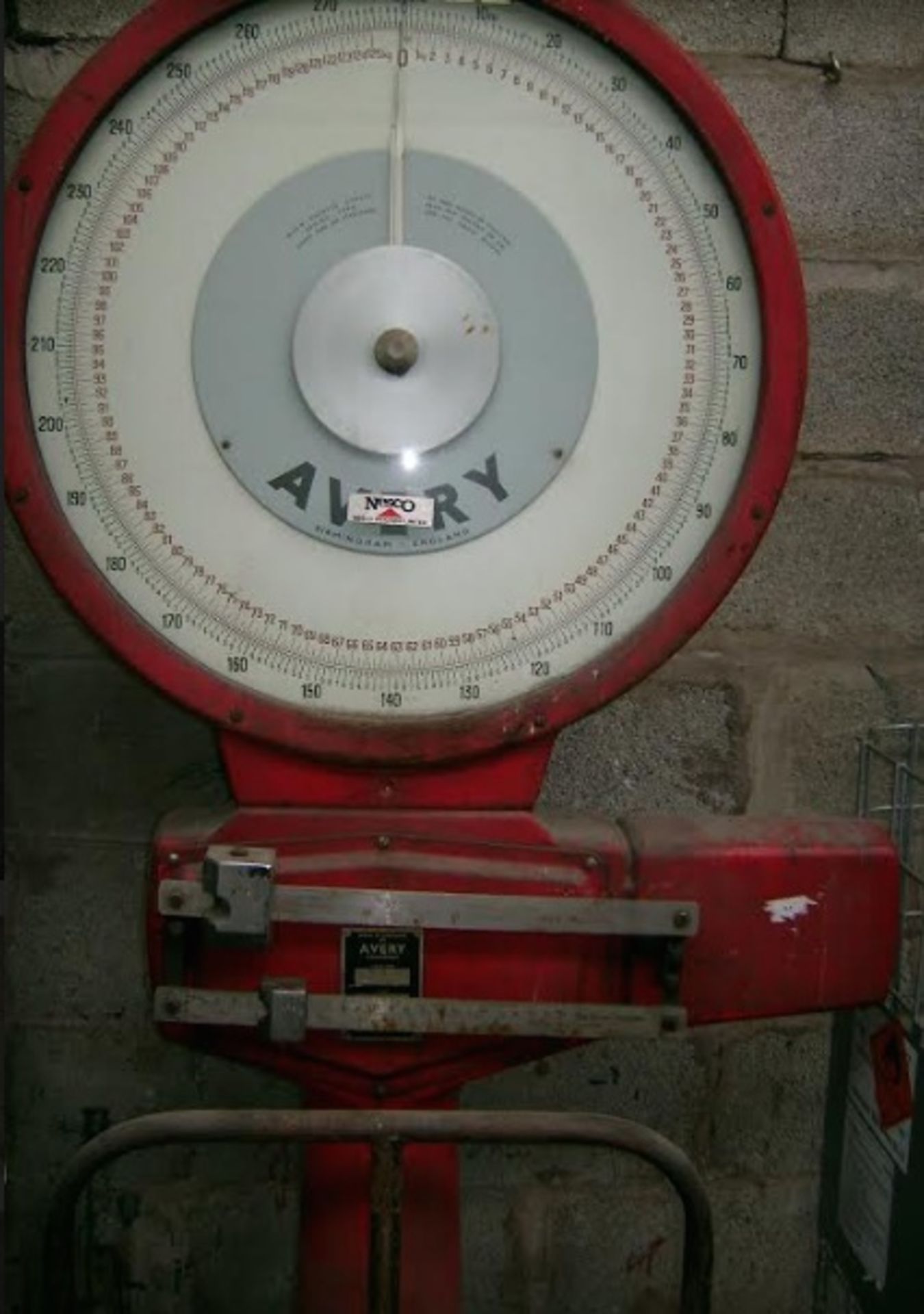Avery Dial Scale to weigh (125 KG) - Image 2 of 2