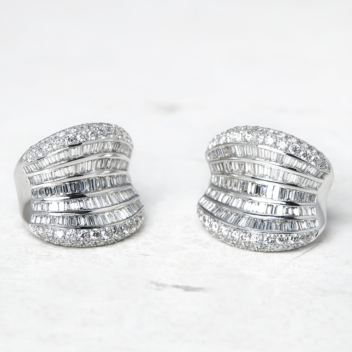 18k White Gold 12.00ct Baguette & Round Cut Diamond Earrings - Image 5 of 7