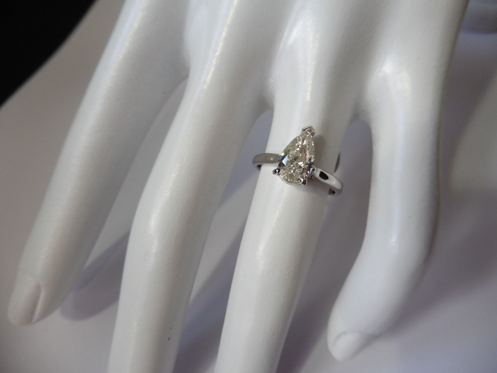 0.93ct pear shaped diamond solitaire ring. 3 claw setting in platinum. I colour, Si3 clarity. - Image 5 of 5