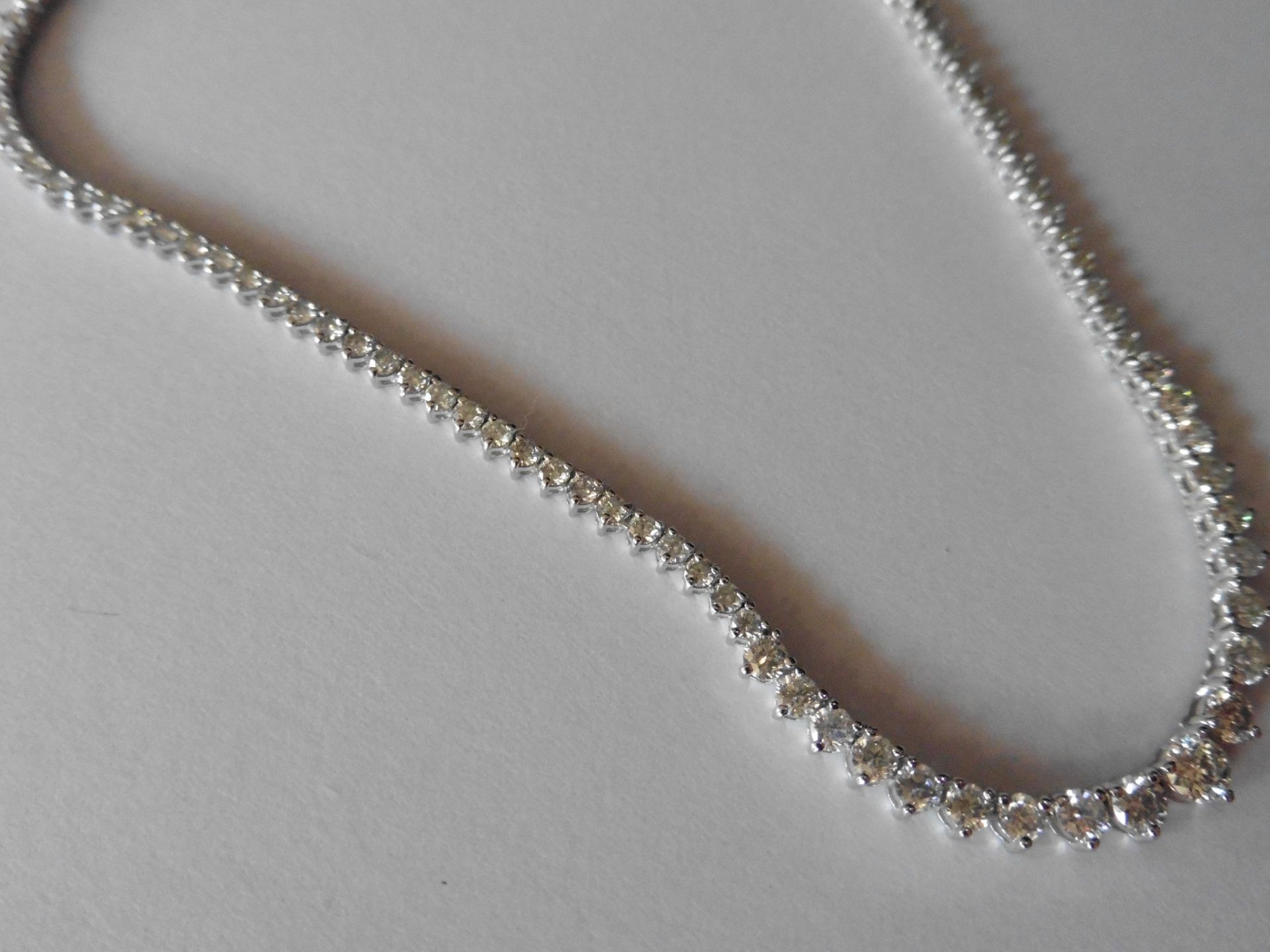 11.75ct Diamond tennis style necklace. 3 claw setting. Graduated diamonds, I colour, Si2 clarity - Image 2 of 3