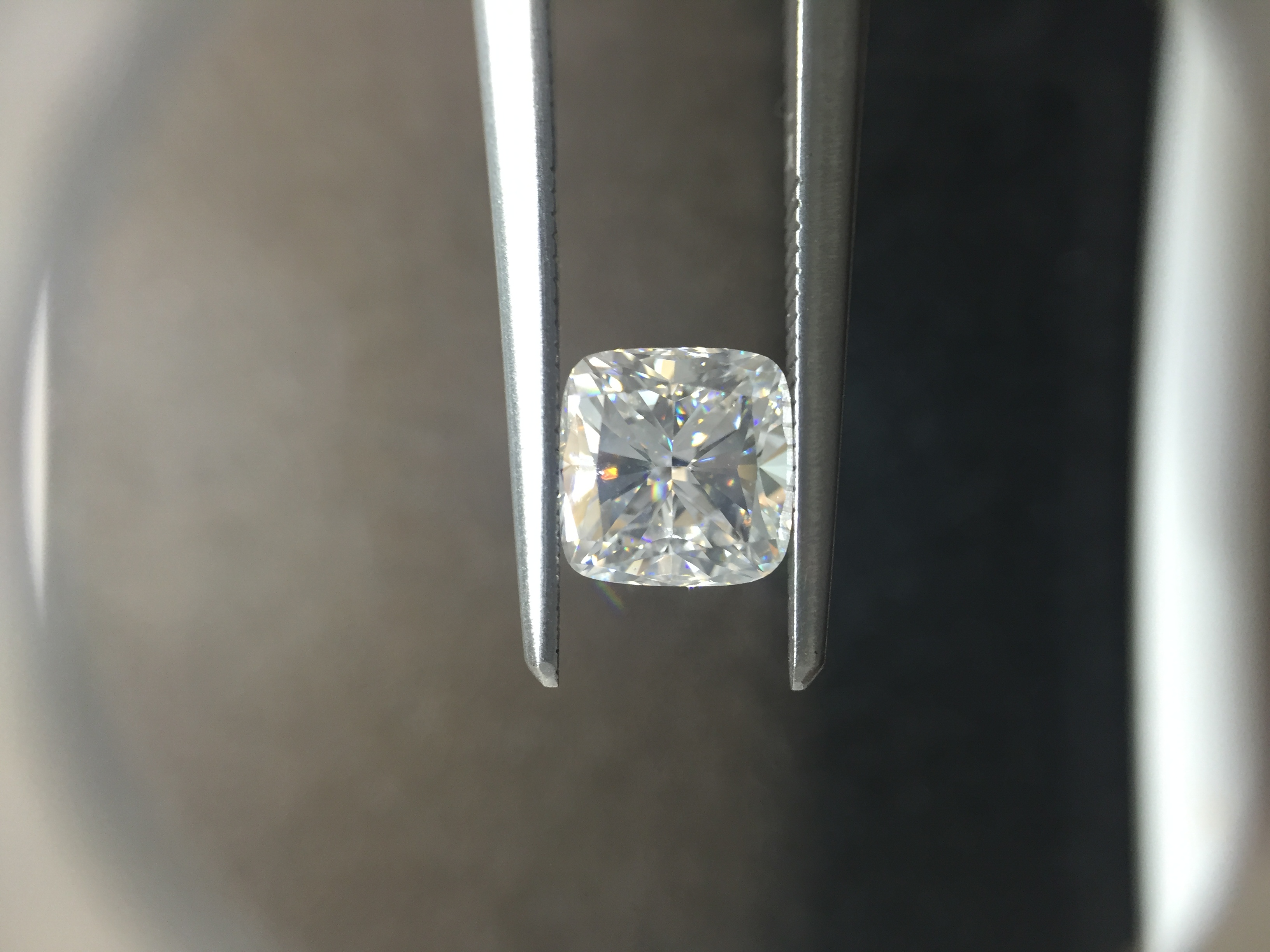 1.00ct cushion cut diamond. D colour, VS2 clarity. 5.75 x 5.60 x 3.88mm. GIA certification _