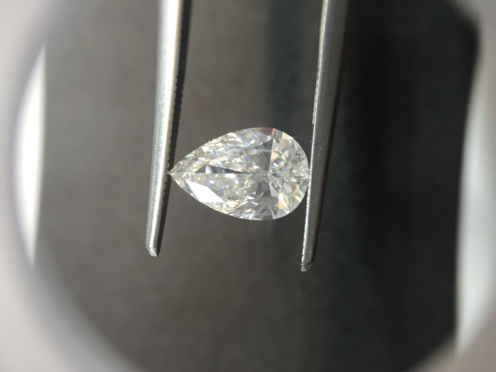 1.01ct pear cut diamond. F colour, SI1 clarity. GIA certification _ 1172582773. 9.15 x 6.11 x 3.
