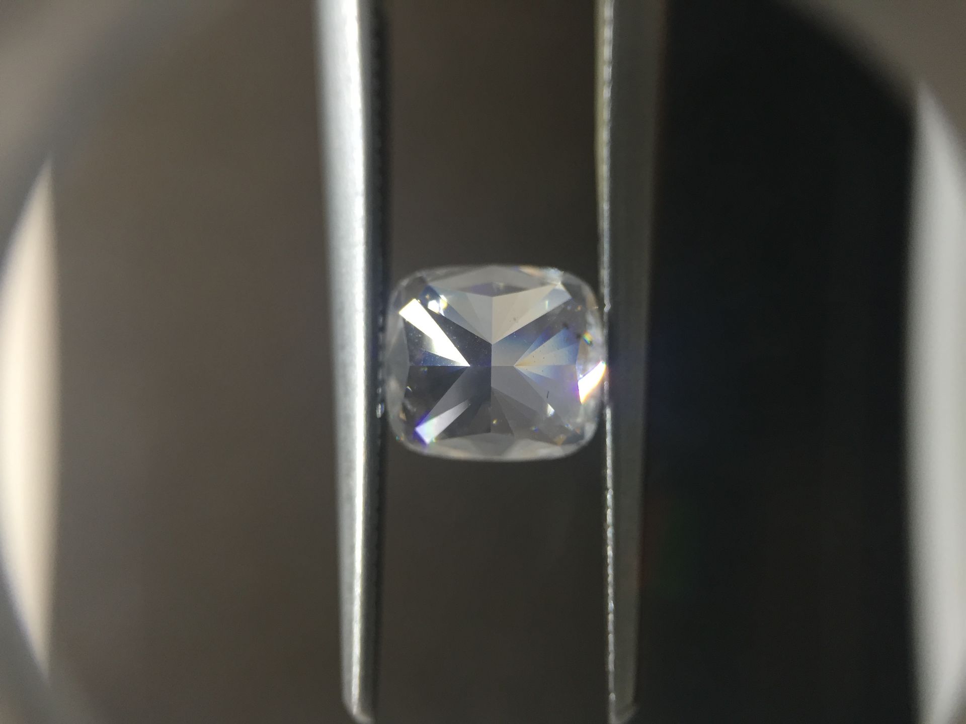 1.22ct cushion cut diamond. D colour, Si2 clarity. 6.25 X 5.54 x 3.84mm. GIA certification -