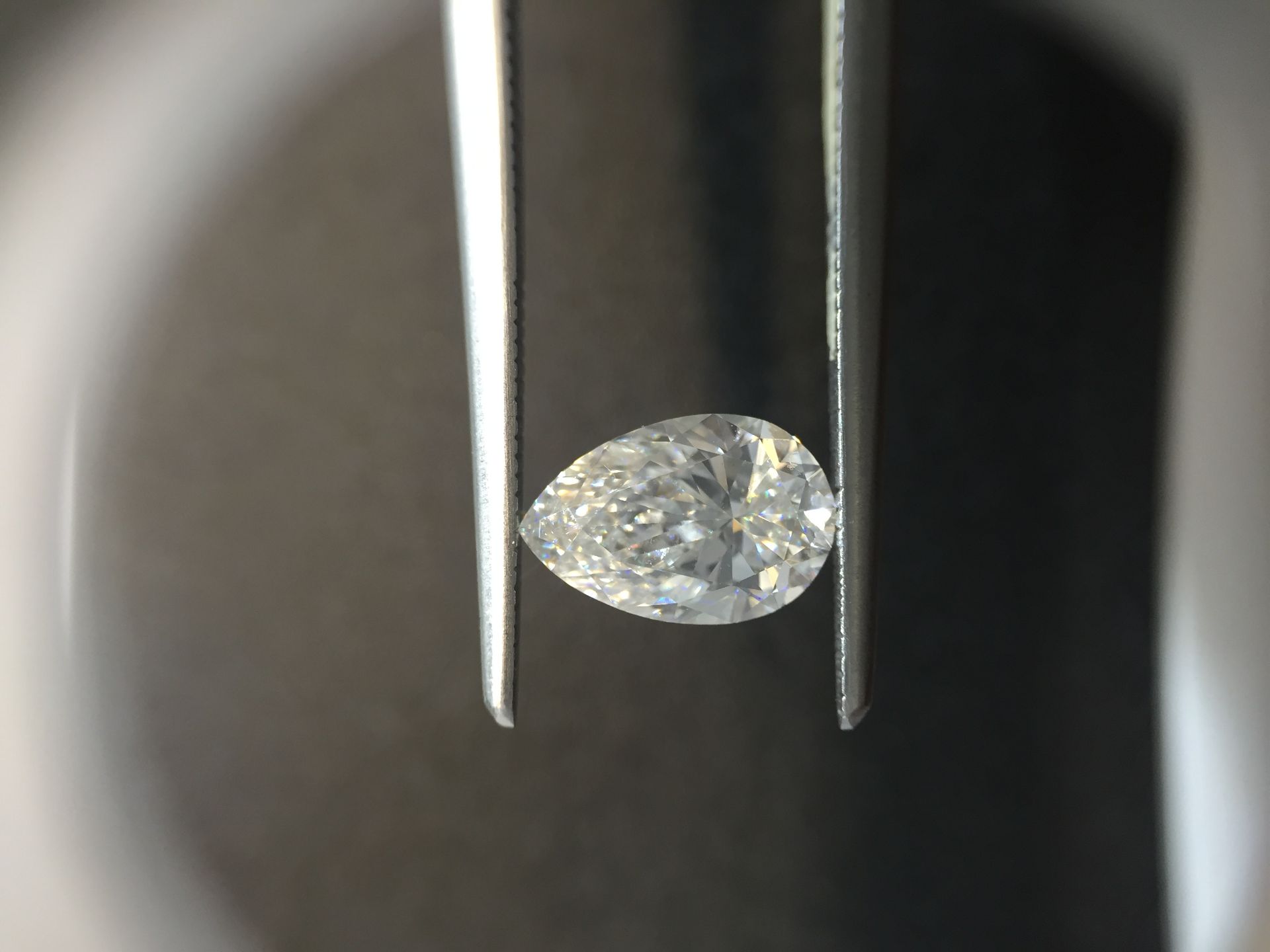 1.00ct pear cut diamond. F colour, VS1 clarity. GIA certification _ 7218942353. 8.48 x 5.60 x 3.