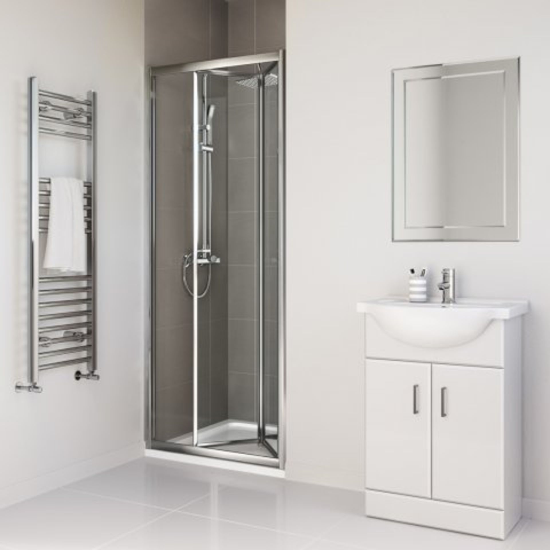 (Z65) 760mm - Elements Bi Fold Shower Door Do you have an awkward nook or a tricky recess in your - Image 4 of 5