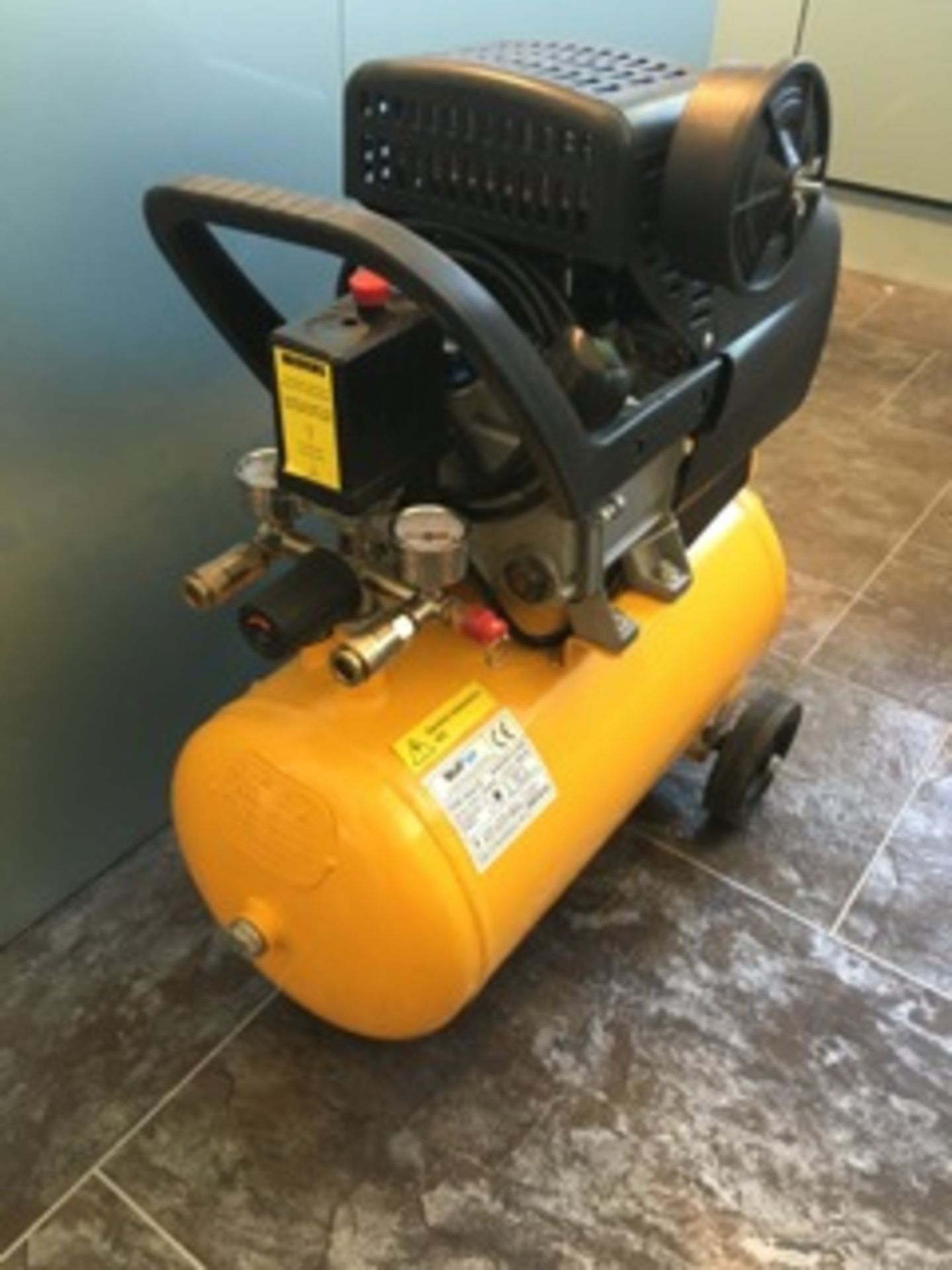 Air Compressor - Image 3 of 3