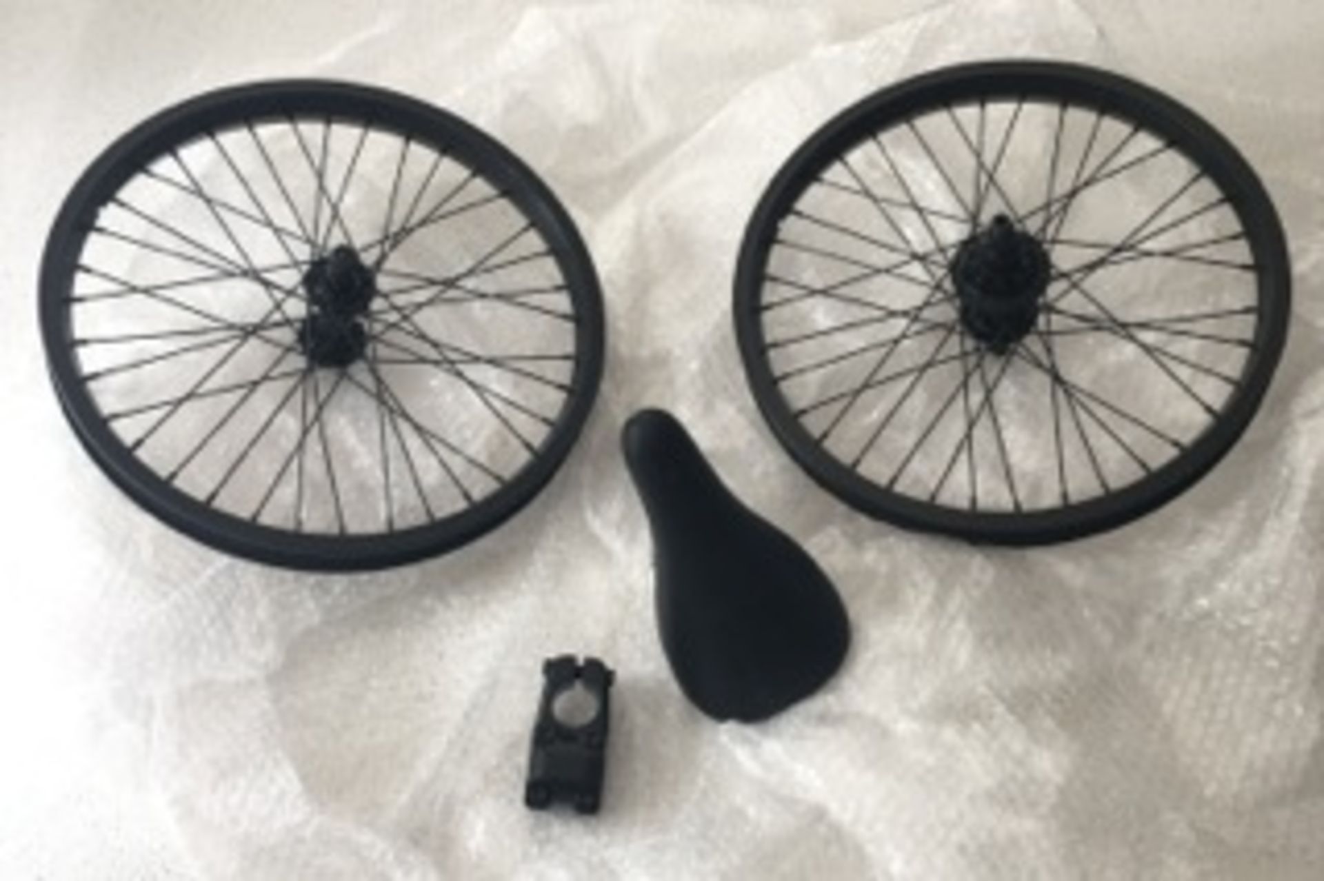 18"Fly 2016 BMX with Profile Elite Hubs Spares Inc New Spare Wheels, Stem, Seat, RRP £1000 - Bild 6 aus 8