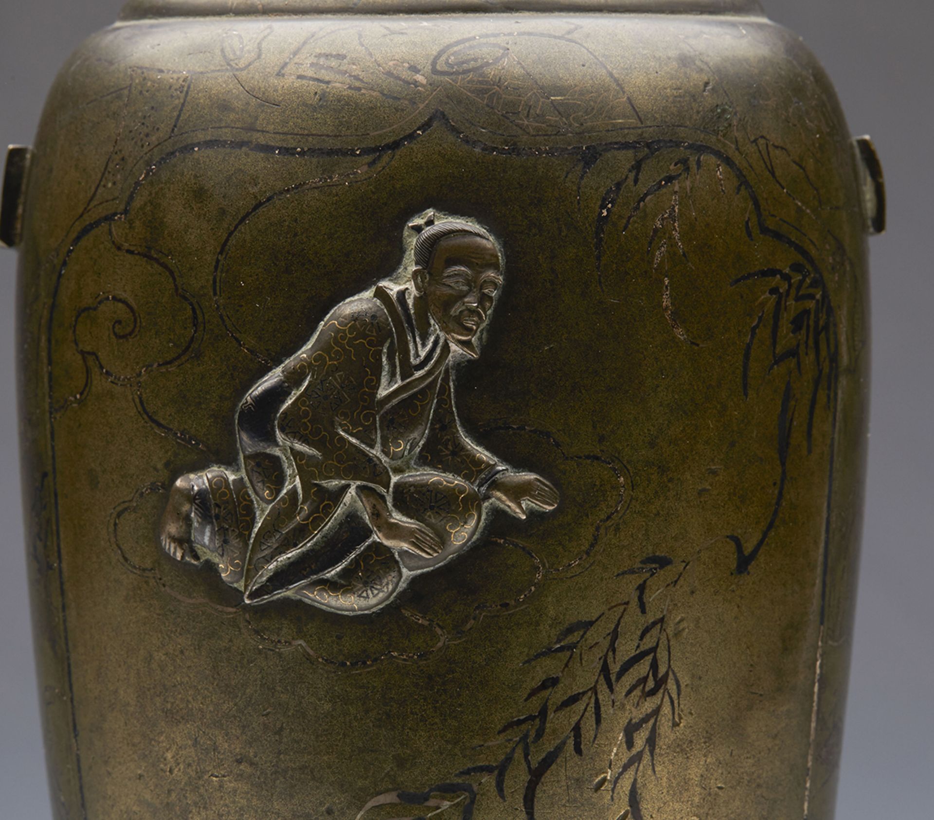 ANTIQUE JAPANESE MEIJI INLAID BRONZE VASE APPLIED WITH FIGURES - Bild 2 aus 8