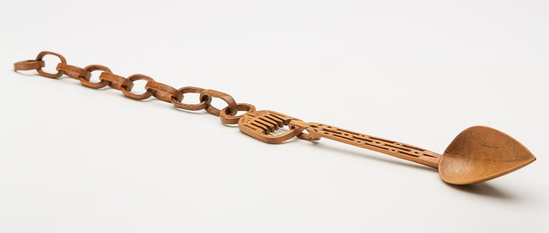 ANTIQUE CARVED WELSH? LOVING SPOON ON CHAIN 19TH C. - Image 8 of 8