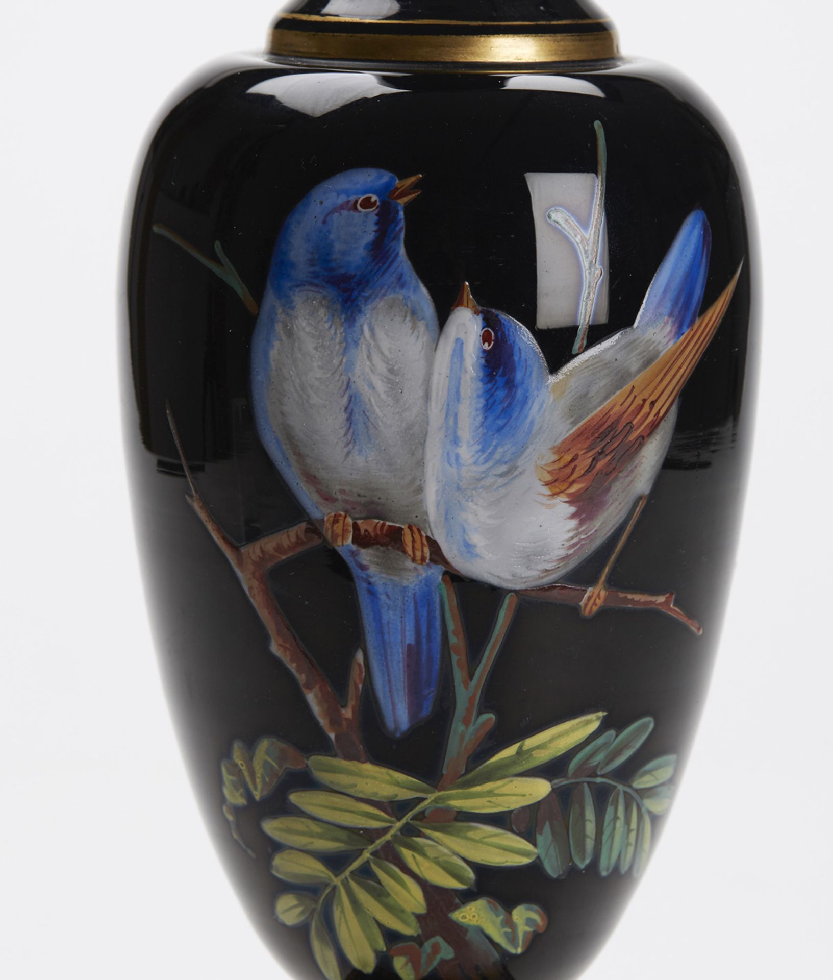 ANTIQUE BLACK GLASS VICTORIAN VASE WITH BIRDS 19TH C. - Image 6 of 9