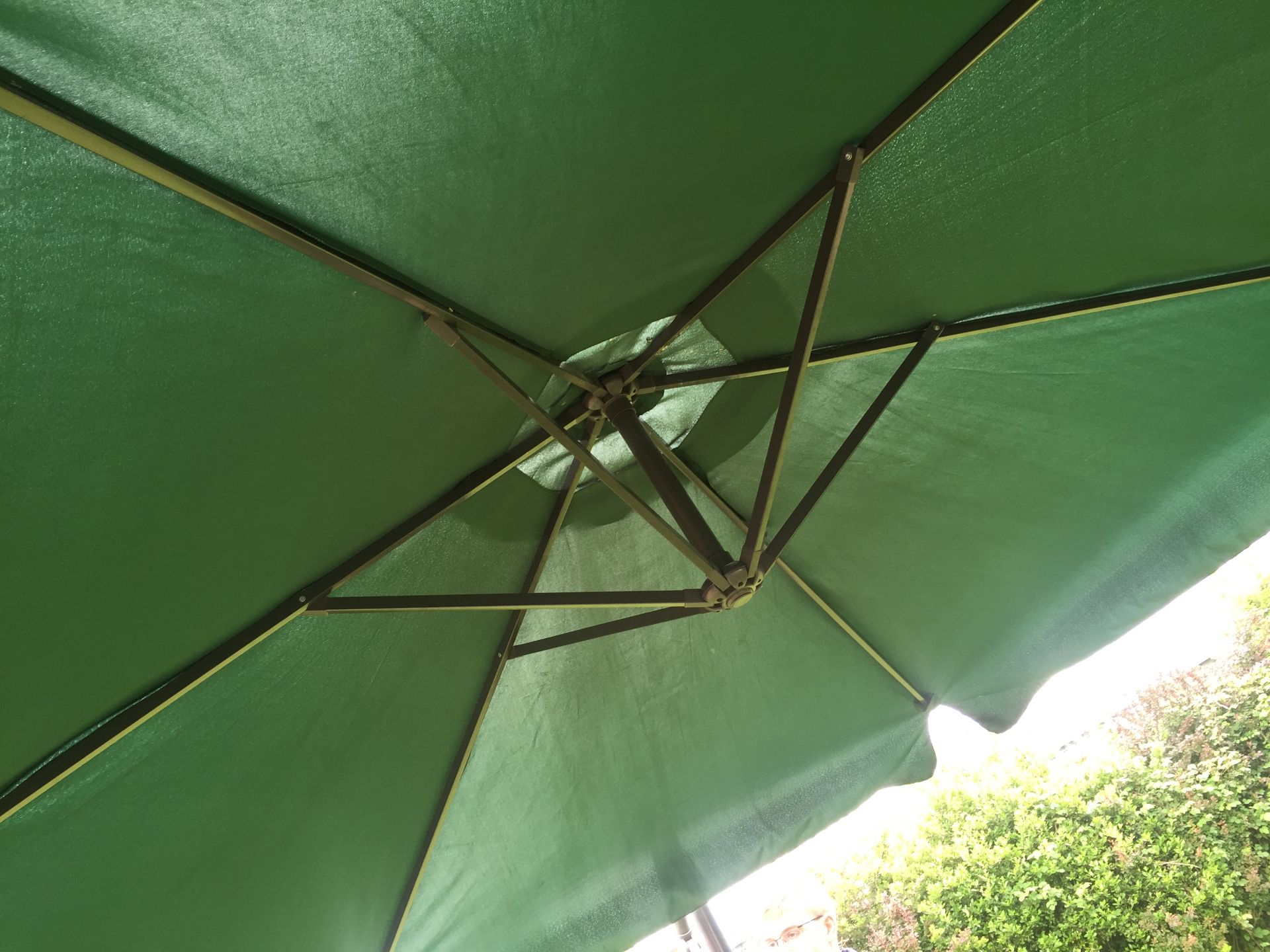 Swinging Cantilever Garden Parasols 8ft. X 3, All sizes and quantities are approx. - Image 4 of 7