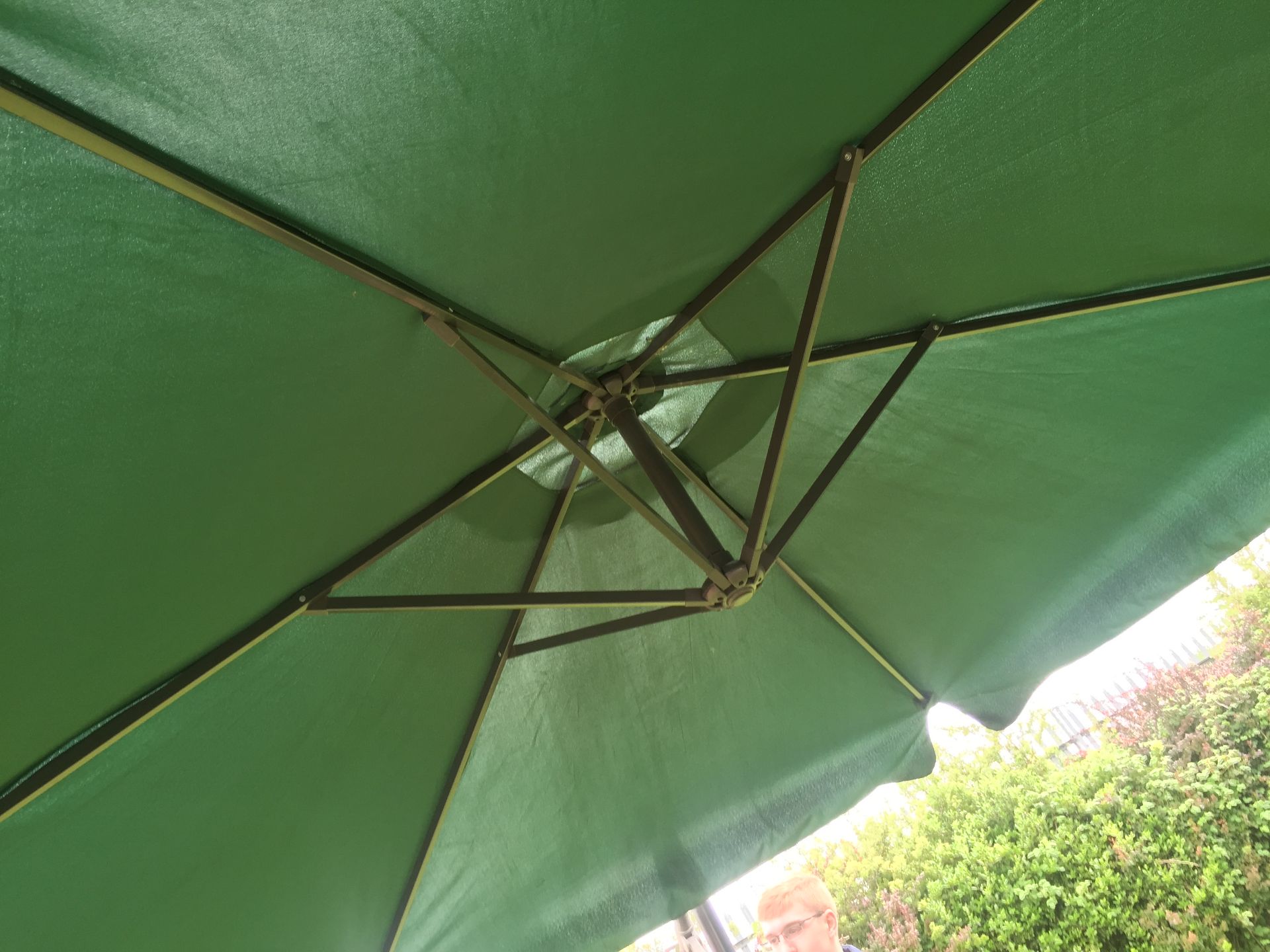 Swinging Cantilever Garden Parasols 8ft. X 3, All sizes and quantities are approx. - Image 5 of 7
