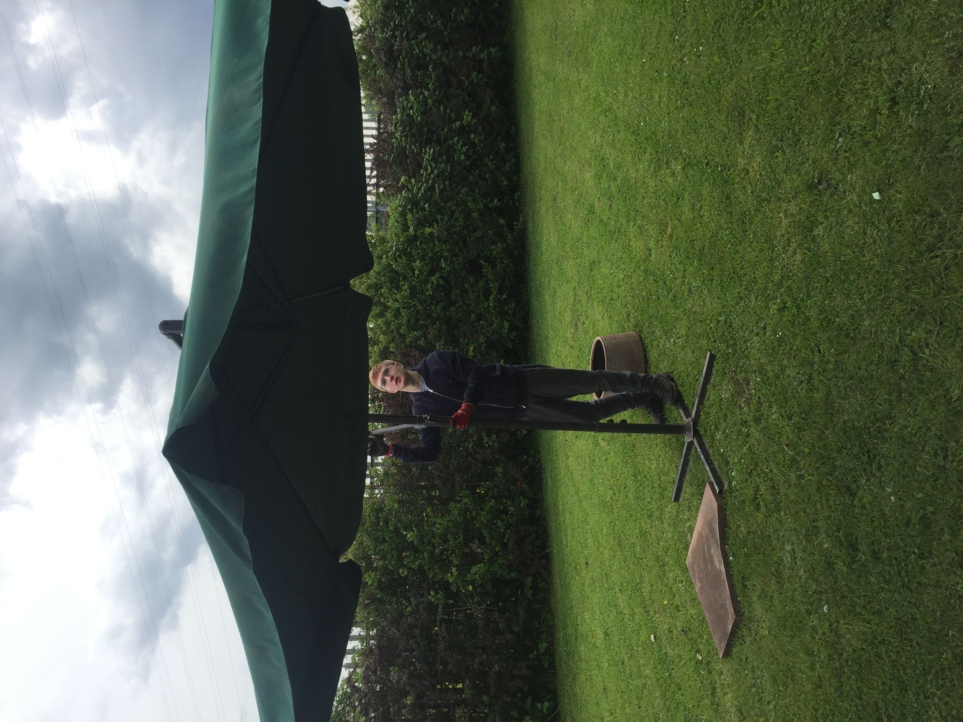 Swinging Cantilever Garden Parasols 8ft. X 3, All sizes and quantities are approx. - Image 3 of 7