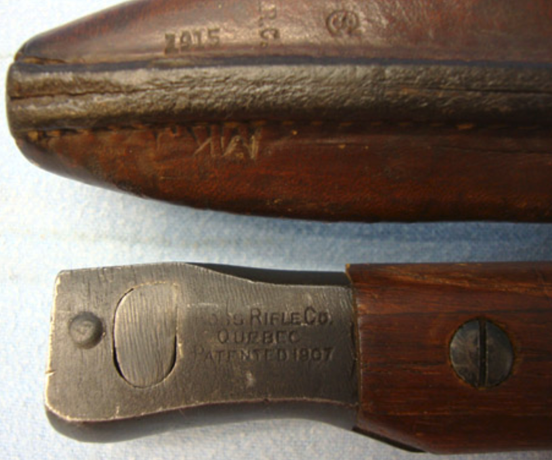 British Contract Ross Bayonet & 1915 Dated MK 1 Leather Scabbard. - Image 3 of 3