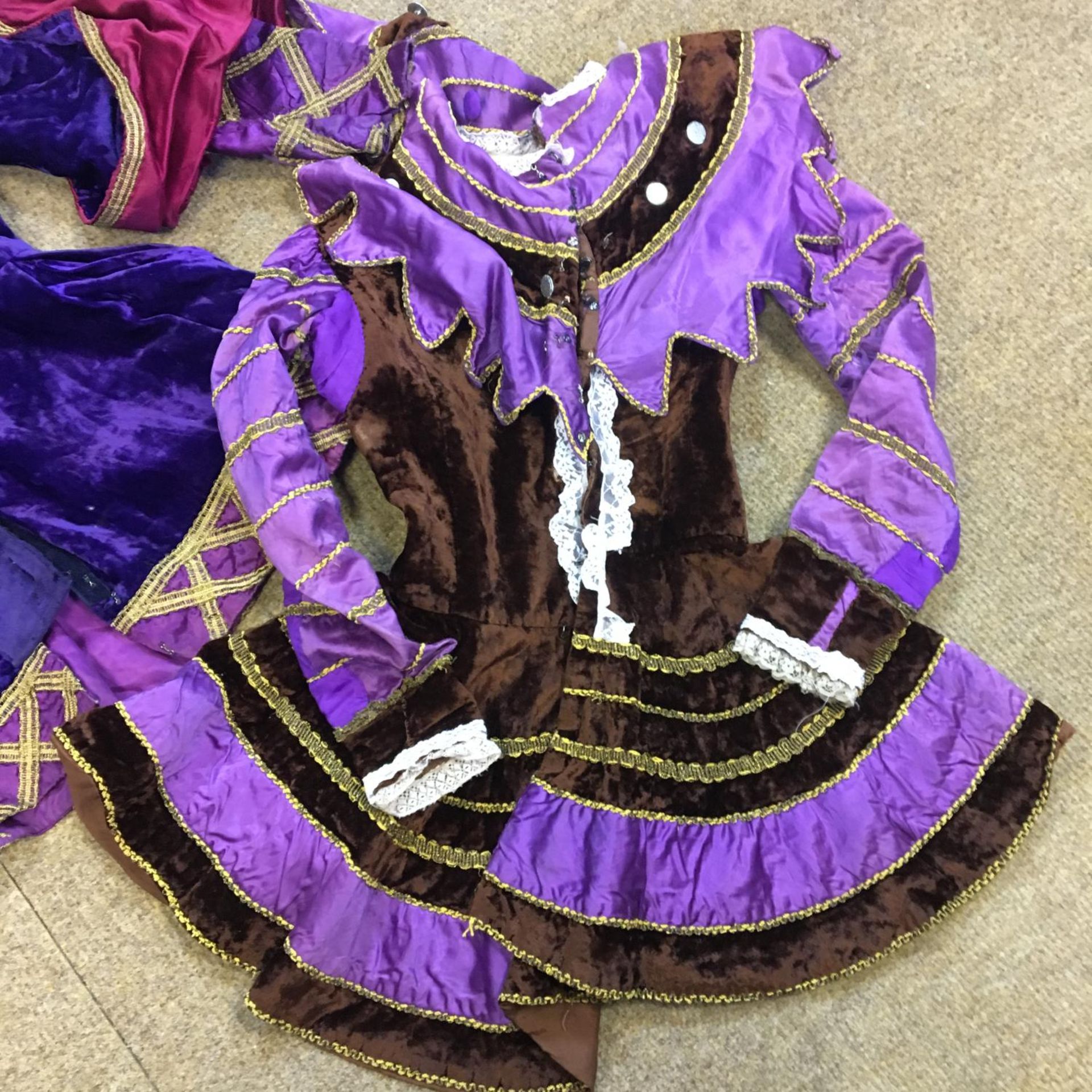 2 x velvet Medieval style theatre costumes. Includes Free UK delivery. - Image 2 of 7