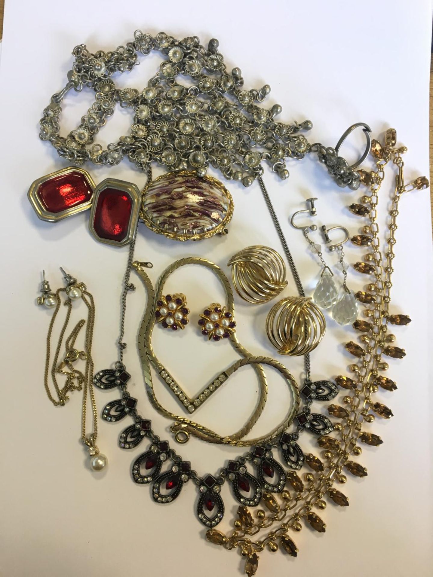 Assorted vintage ladies dress costume jewellery to include various clip on earrings, necklaces, a