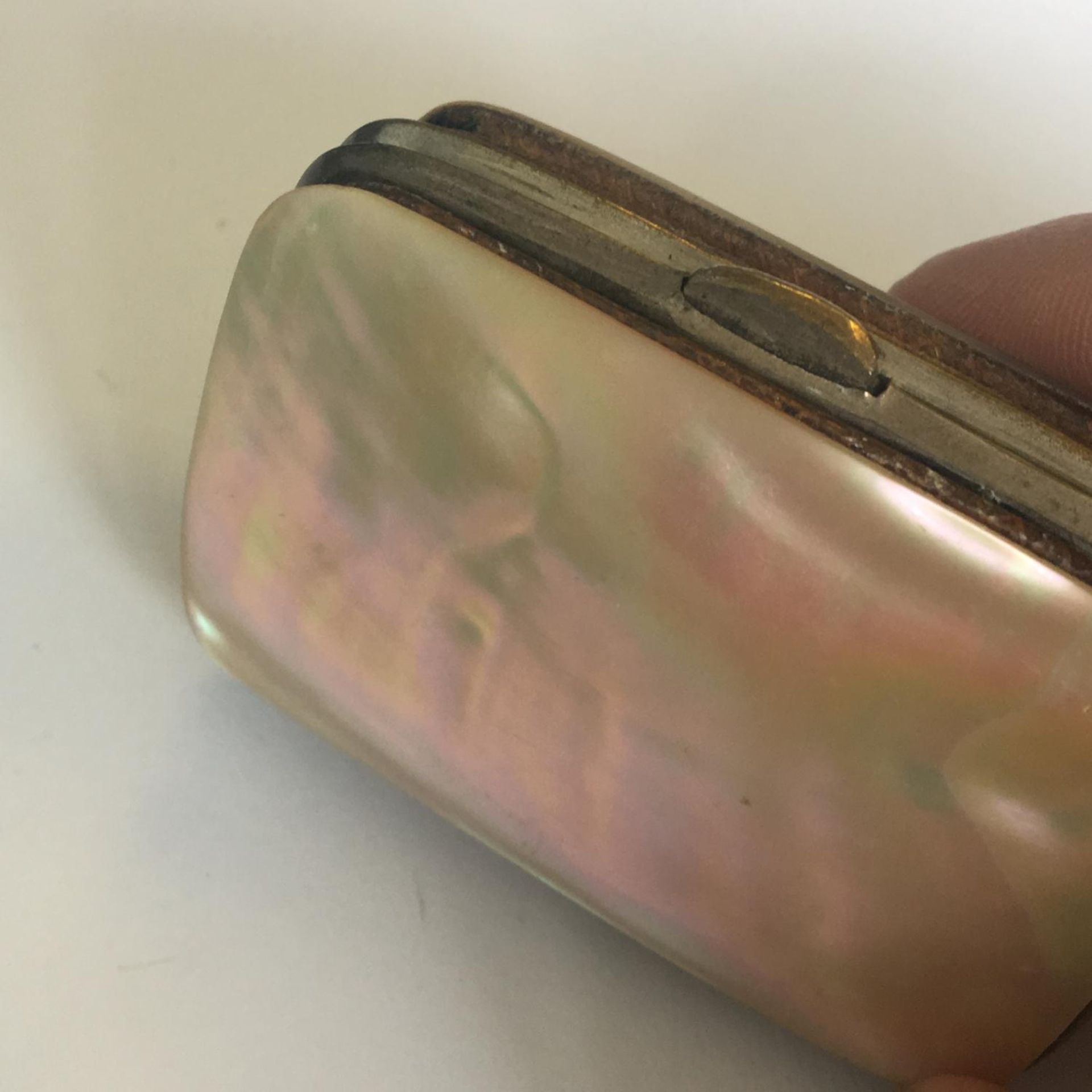 An excellent antique French purse having mother of pearl and white metal casing, multi pockets - Image 4 of 4