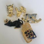 A group of animal themed vintage retro brooches. Includes free UK delivery.