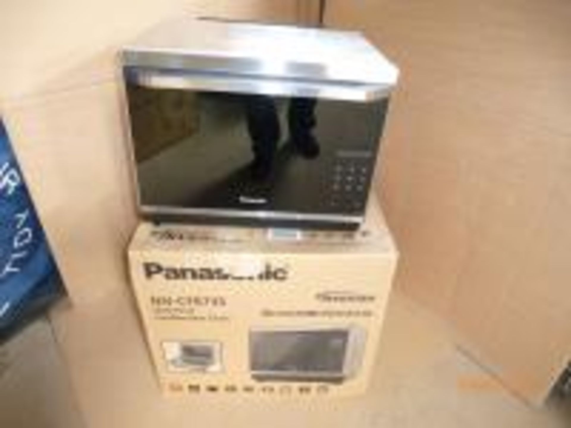 Panasonic NNCF873SBPQ Combination Stainless Steel Microwave Oven, 32L, 1000 Watt - FREE DELIVERY - Image 3 of 5