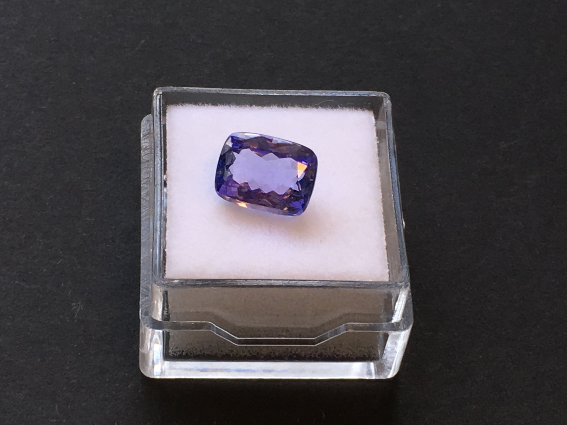 3.16ct Natural Tanzanite with IGI Certificate