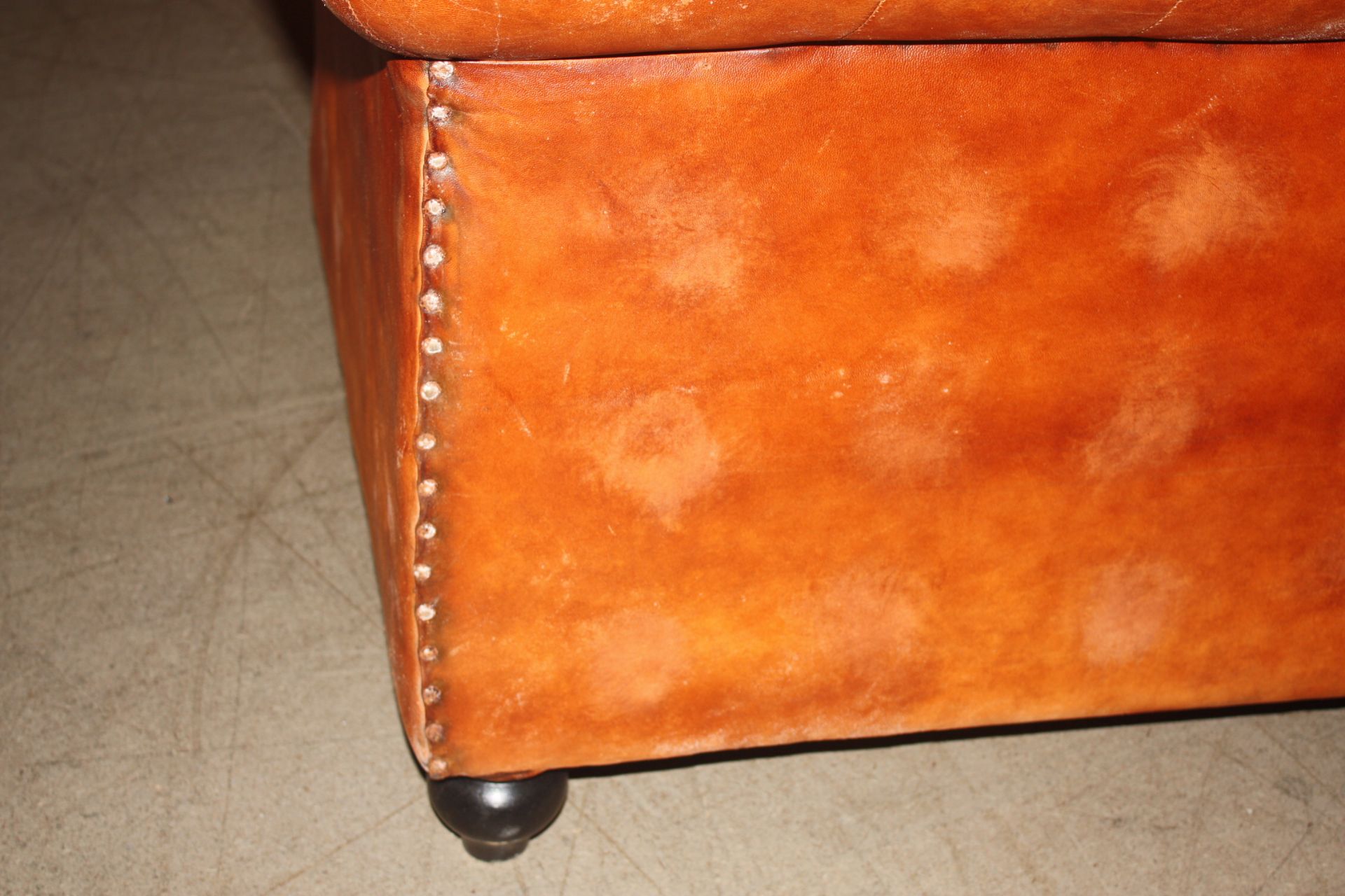 Shoreditch Low Back Leather Chesterfield - Image 6 of 6