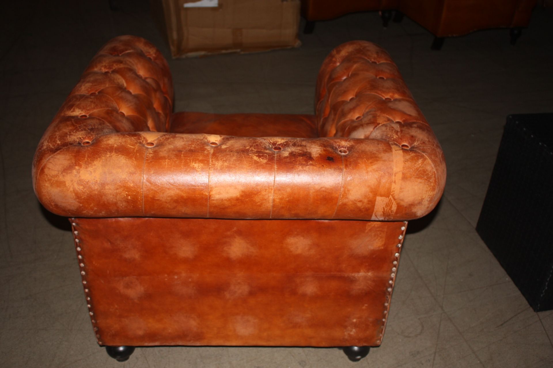 Shoreditch Low Back Leather Chesterfield - Image 5 of 6