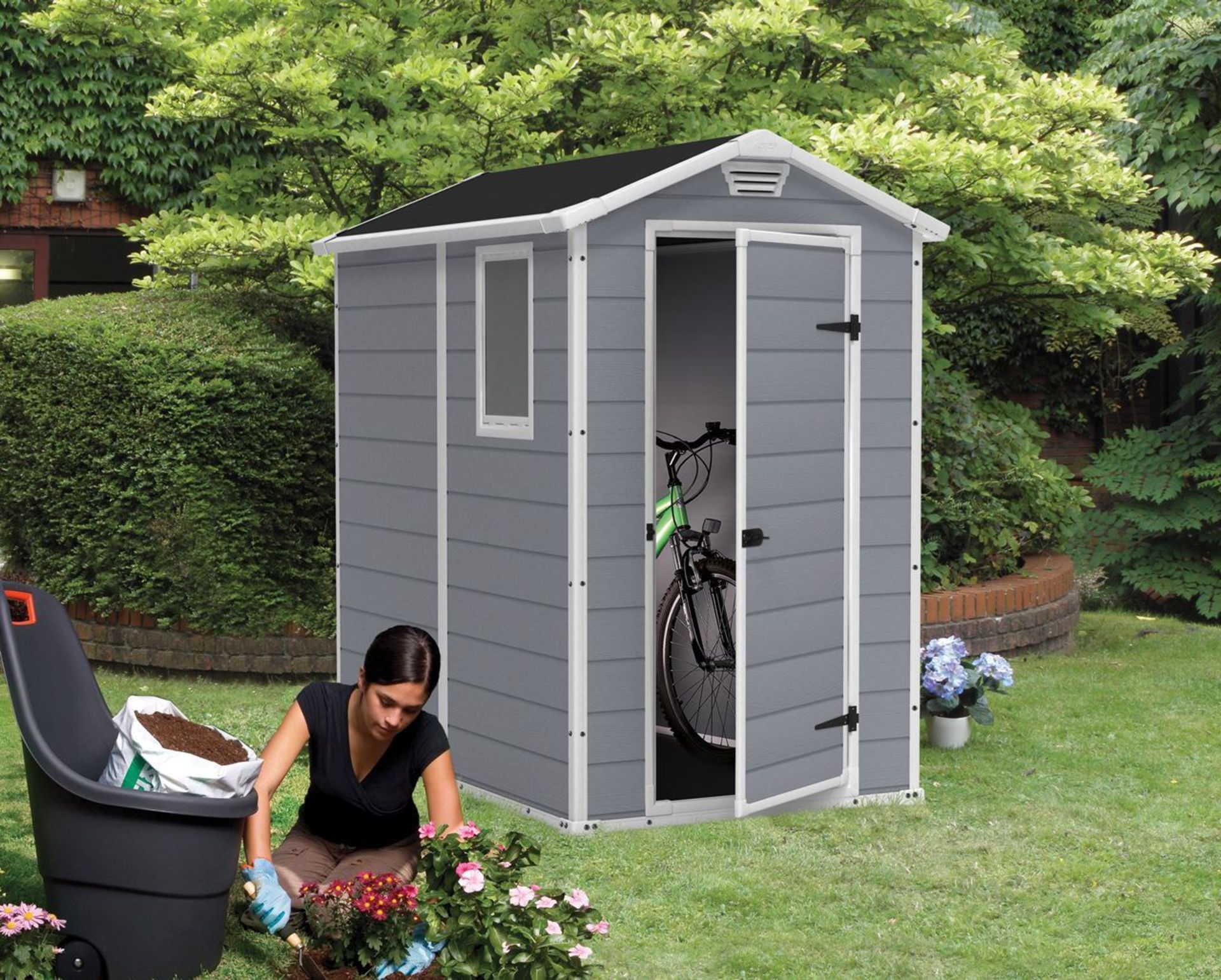 Keter Manor 4 x 6s Shed RRP £800