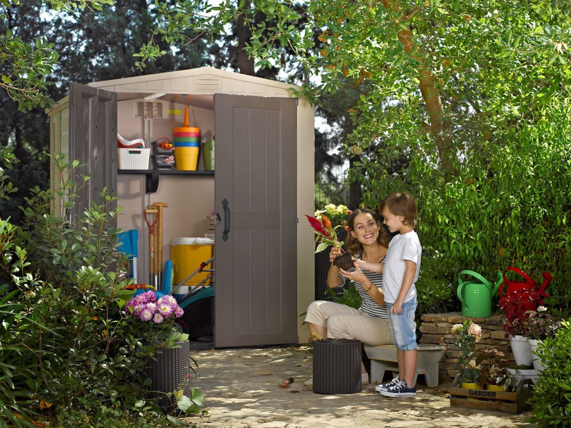 Keter Factor 6 x 6 Shed A combination of a great wood-like texture and durable, weather-resistant - Image 4 of 5