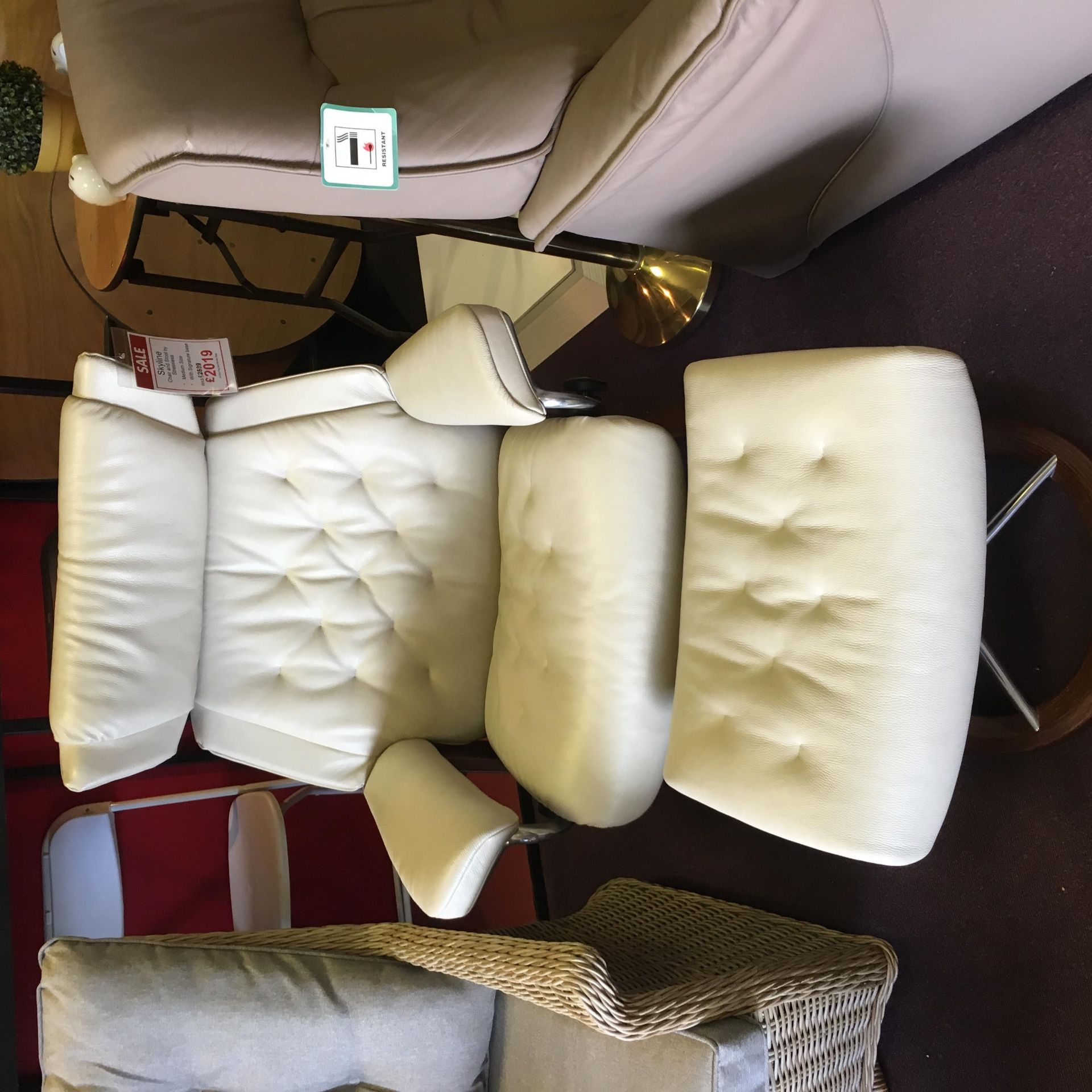 Stressless Skyline , luxury chair and footstool RRP £2439 - Description Updated - Image 2 of 3