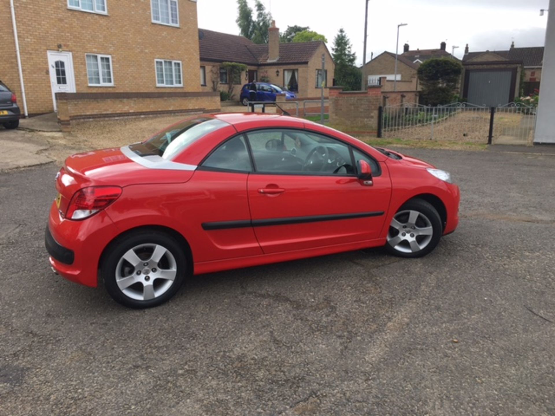 Peugeot 207 Sports Convertible 1598Cc - No VAT on Hammer