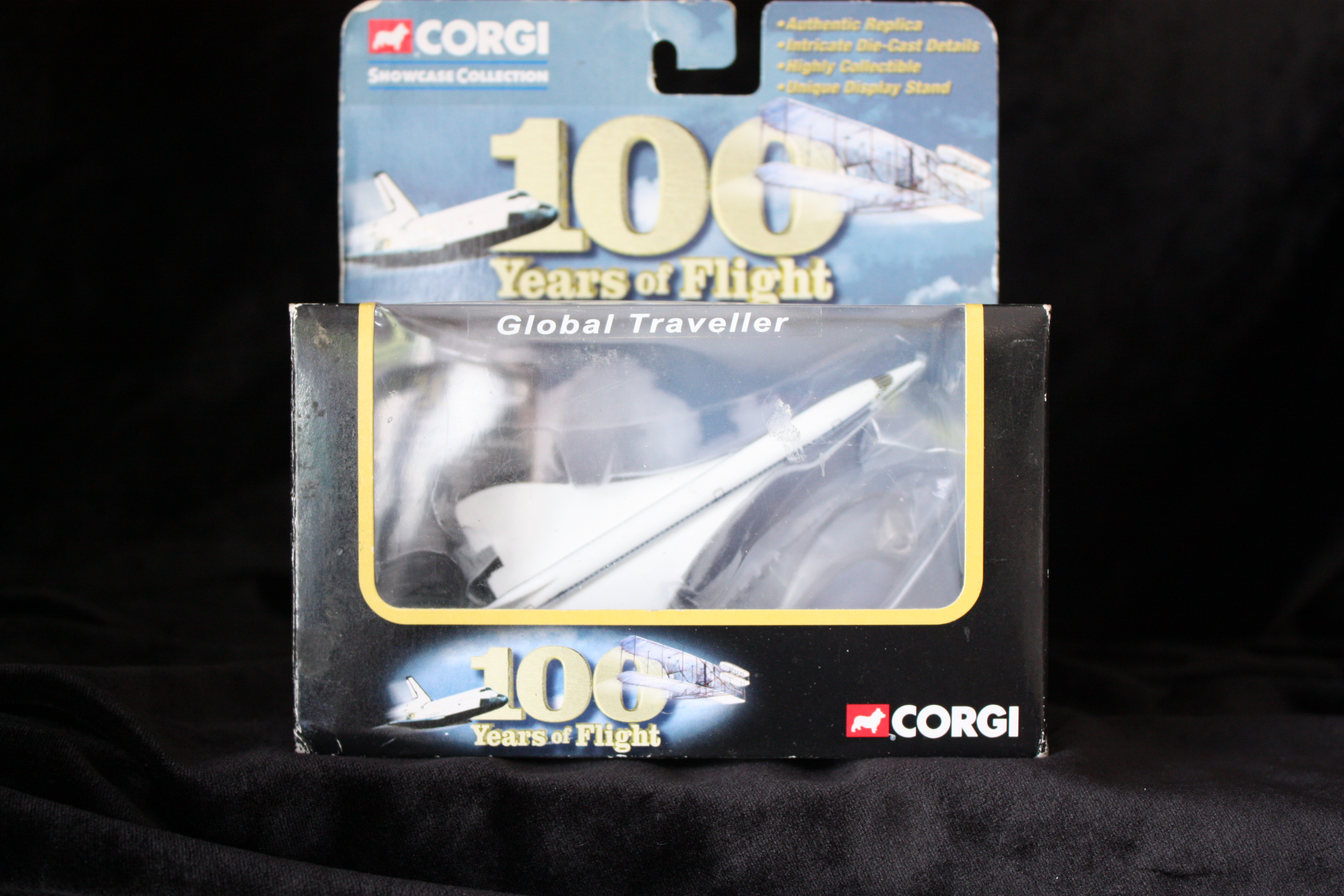 Corgi 100 Years of Flight Singapore Airlines / British Airways Concorde Collectors Model