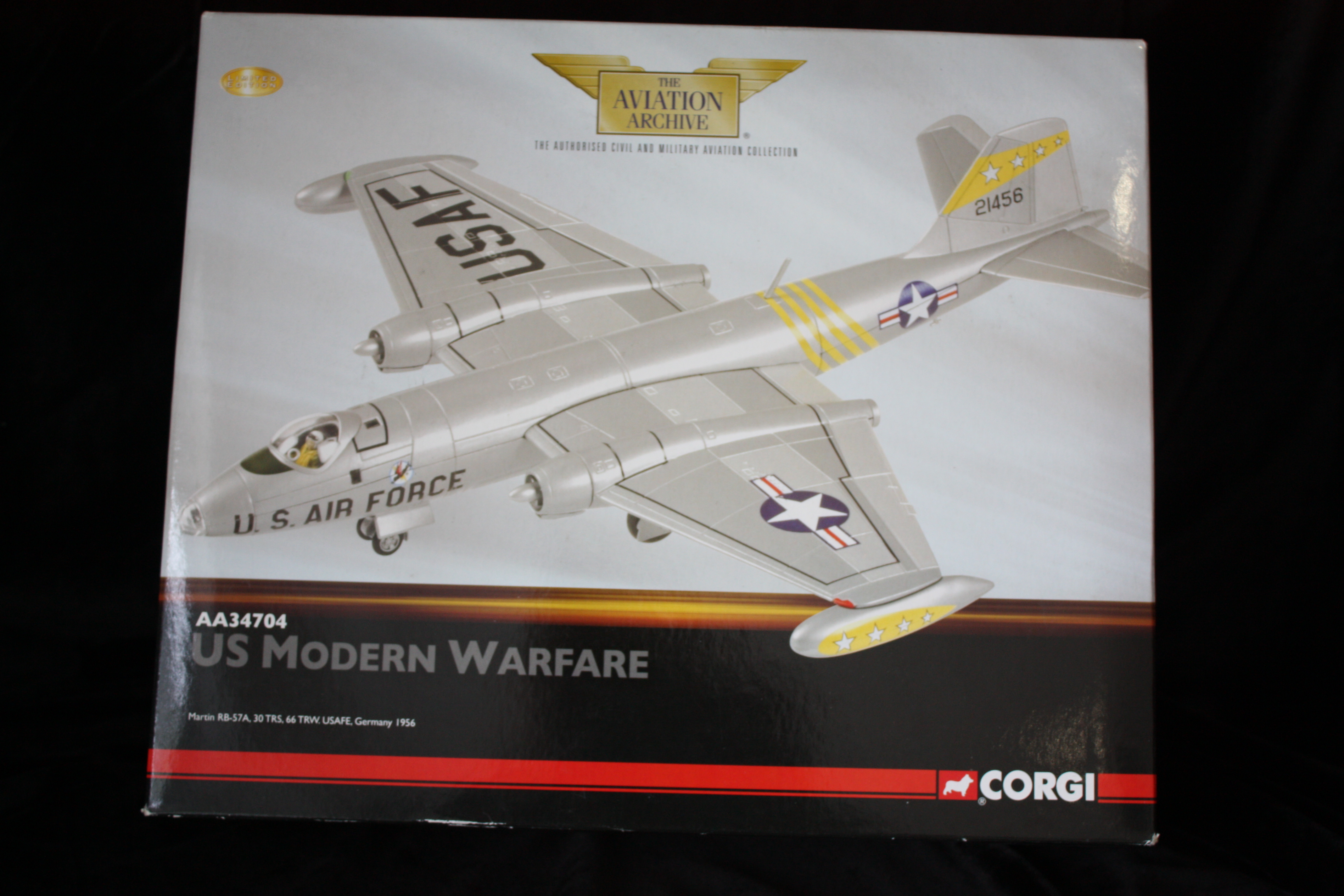 Corgi "Aviation Archive" USAF Martin RB57 Canberra 1:72 Scale Collectors Model