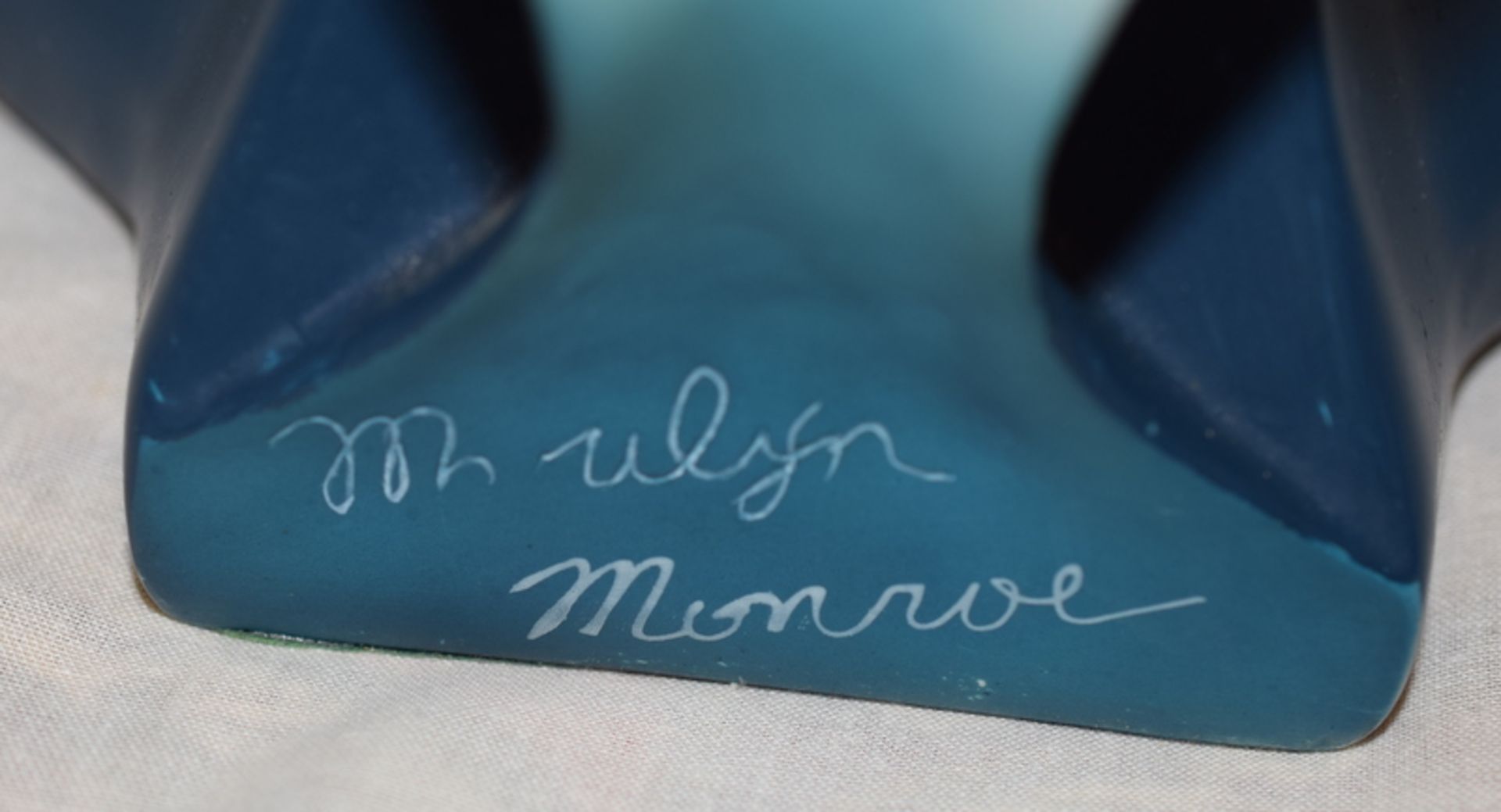 Marilyn Munro Composite Bust with signature - Image 3 of 4