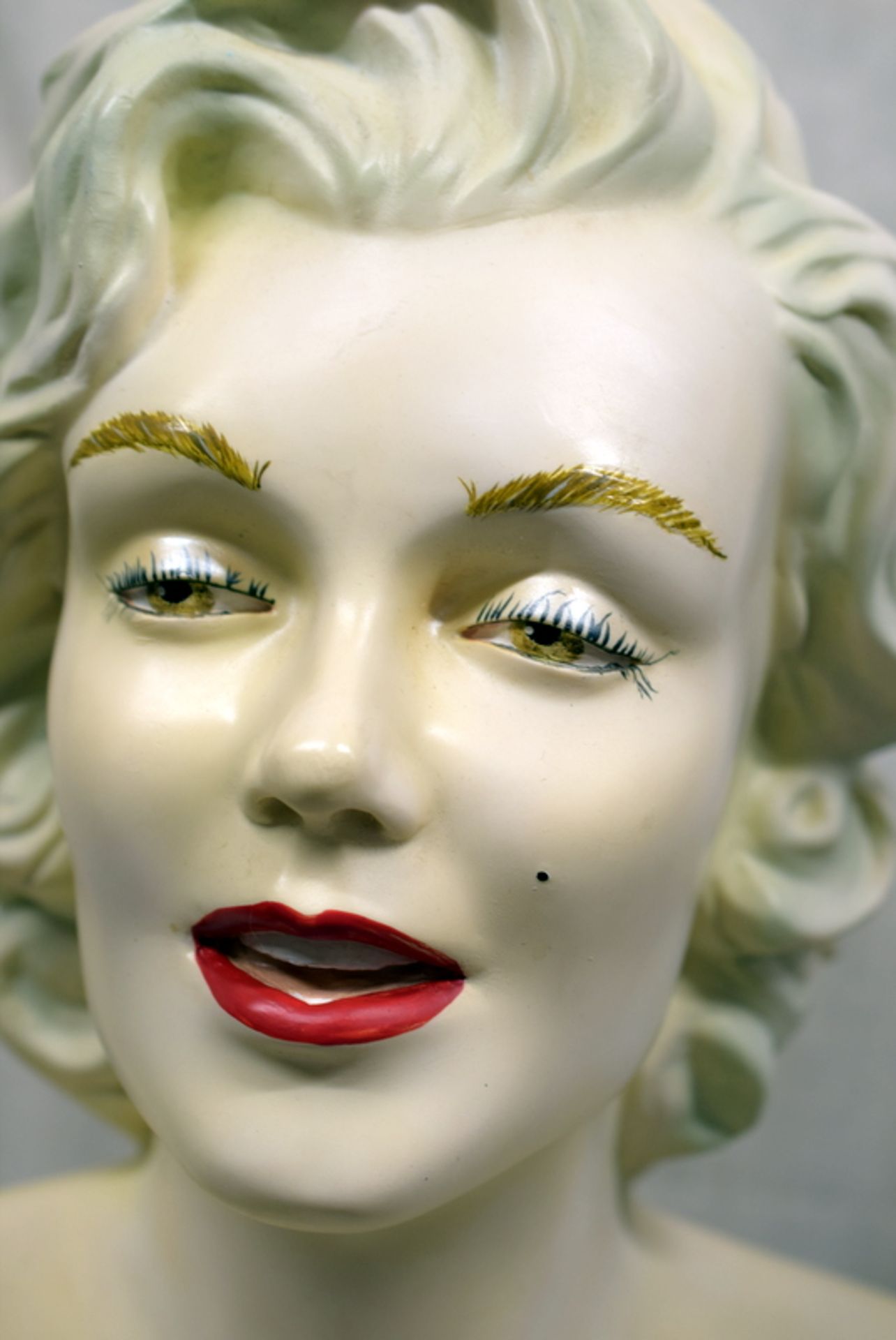 Marilyn Munro Composite Bust with signature - Image 2 of 4