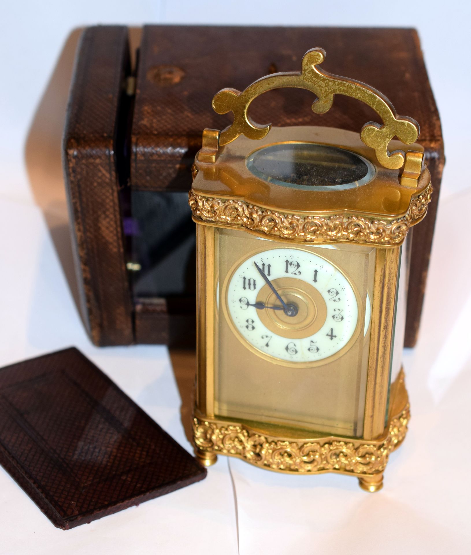 French 1880s Serpentine Brass Carriage Clock & Leather Case - Image 5 of 7