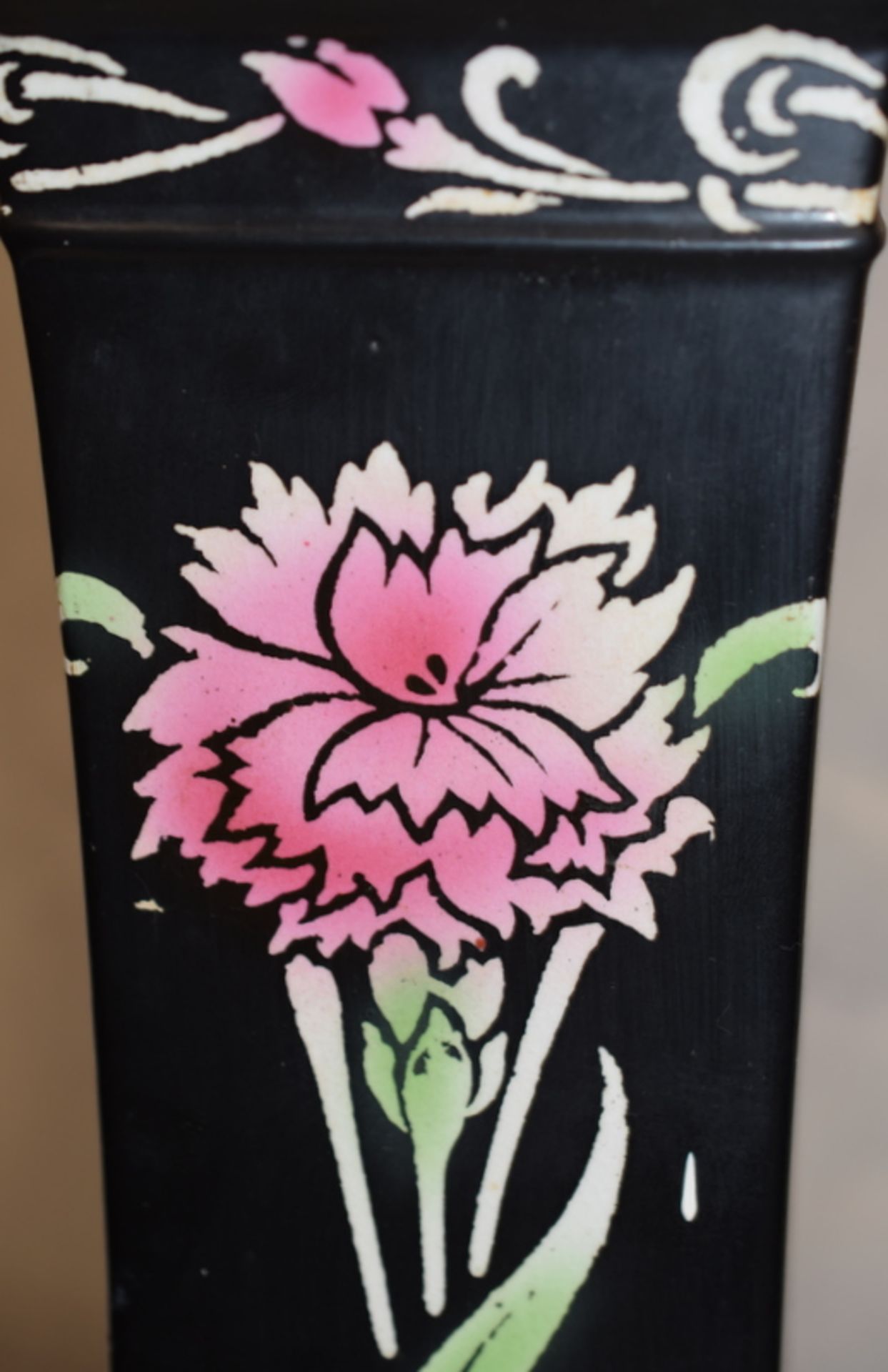 Pair Of Vintage Shelley Art Deco Vases Carnation Pattern - Image 2 of 3