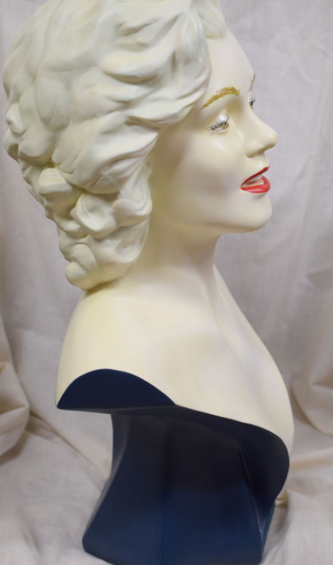 Marilyn Munro Composite Bust with signature - Image 4 of 4