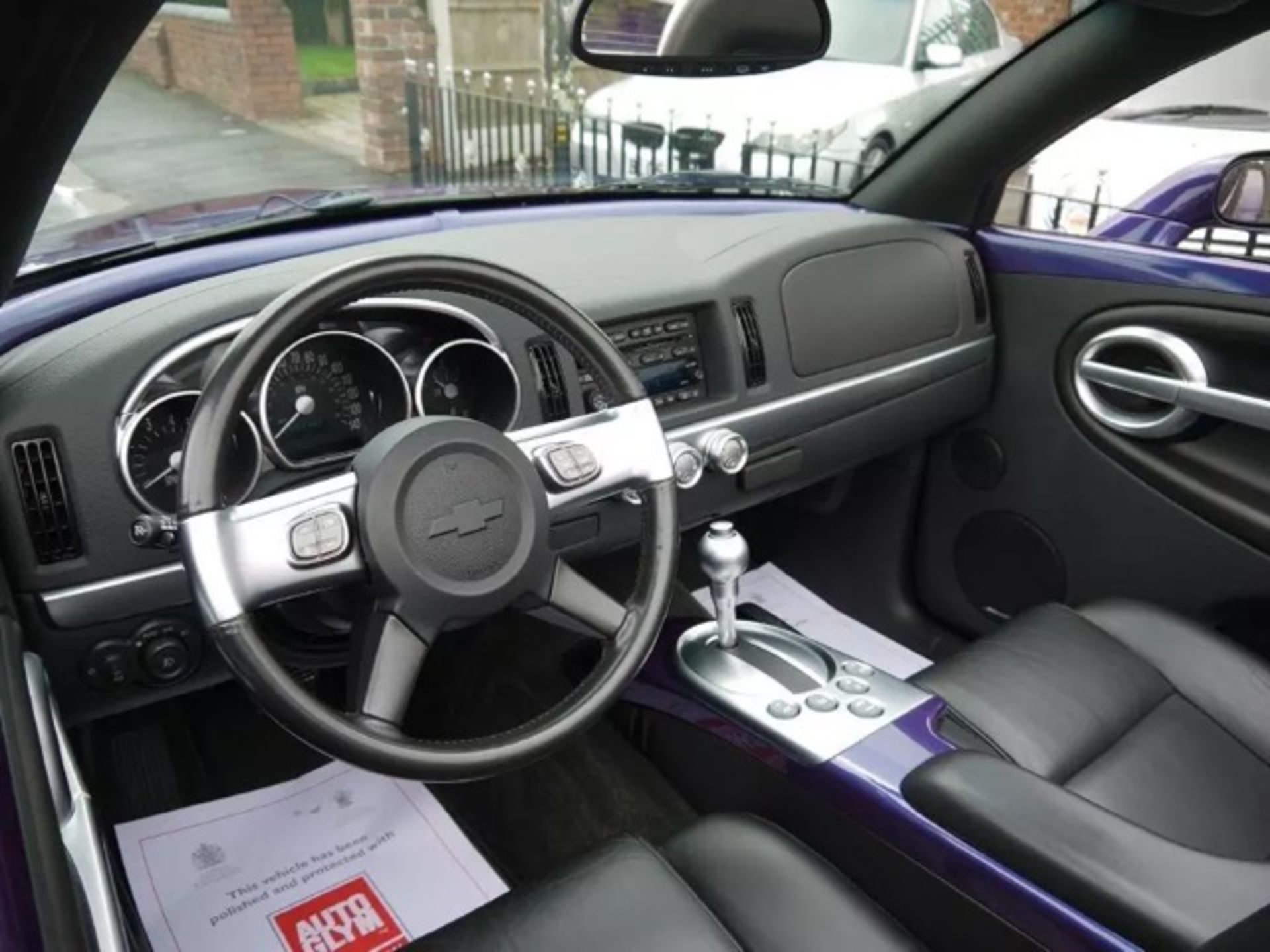 2005 CHEVROLET SSR IN LIMITED EDITION Ultra Violet Metallic - Image 2 of 33