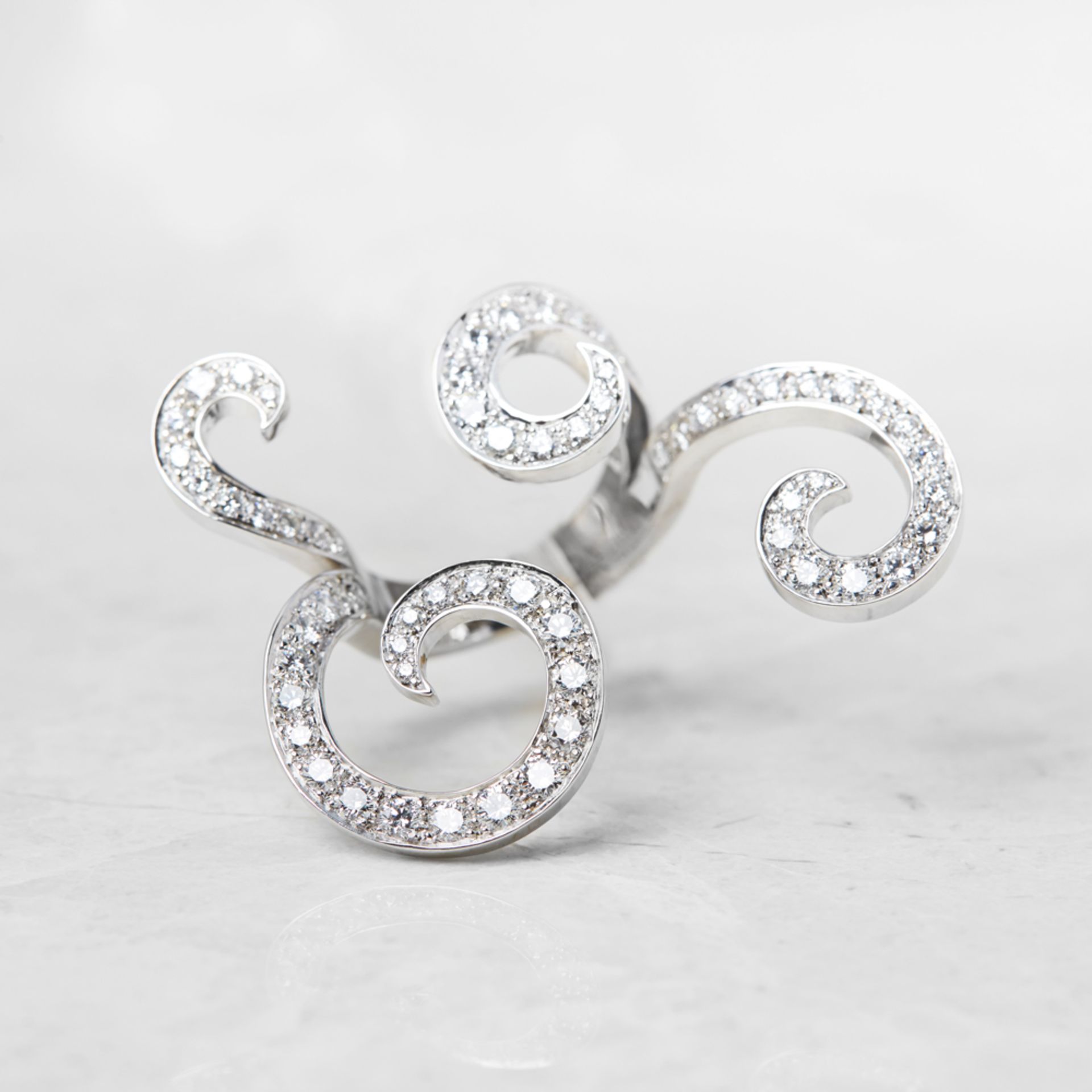 Van Cleef & Arpels 18k White Gold Diamond Oiseaux de Paradis Between The Finger Ring - Image 2 of 7